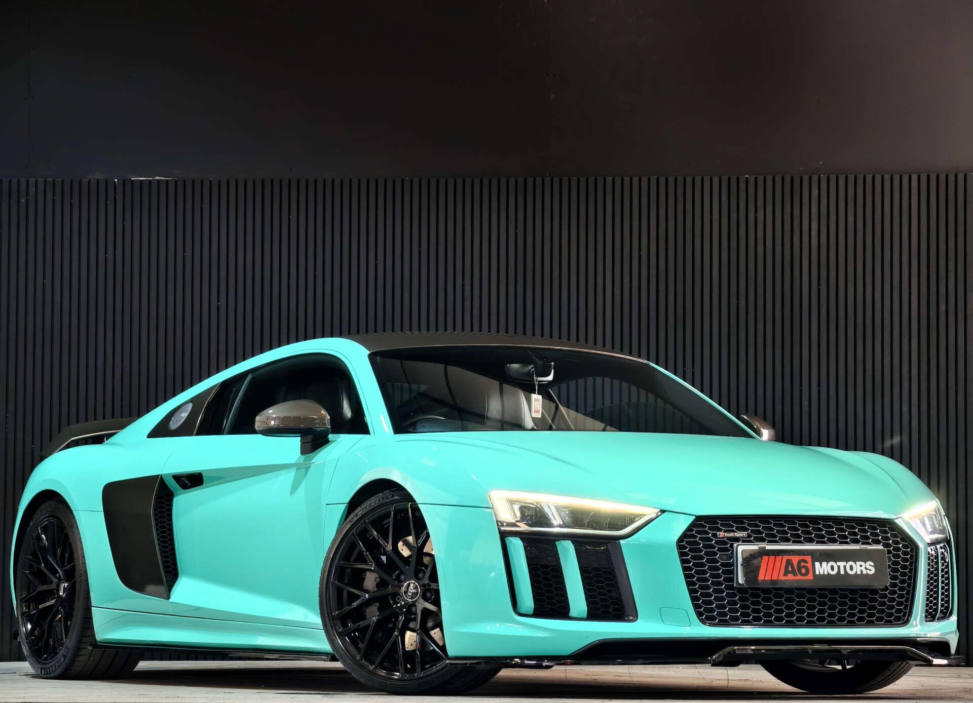 Audi R8 view 9