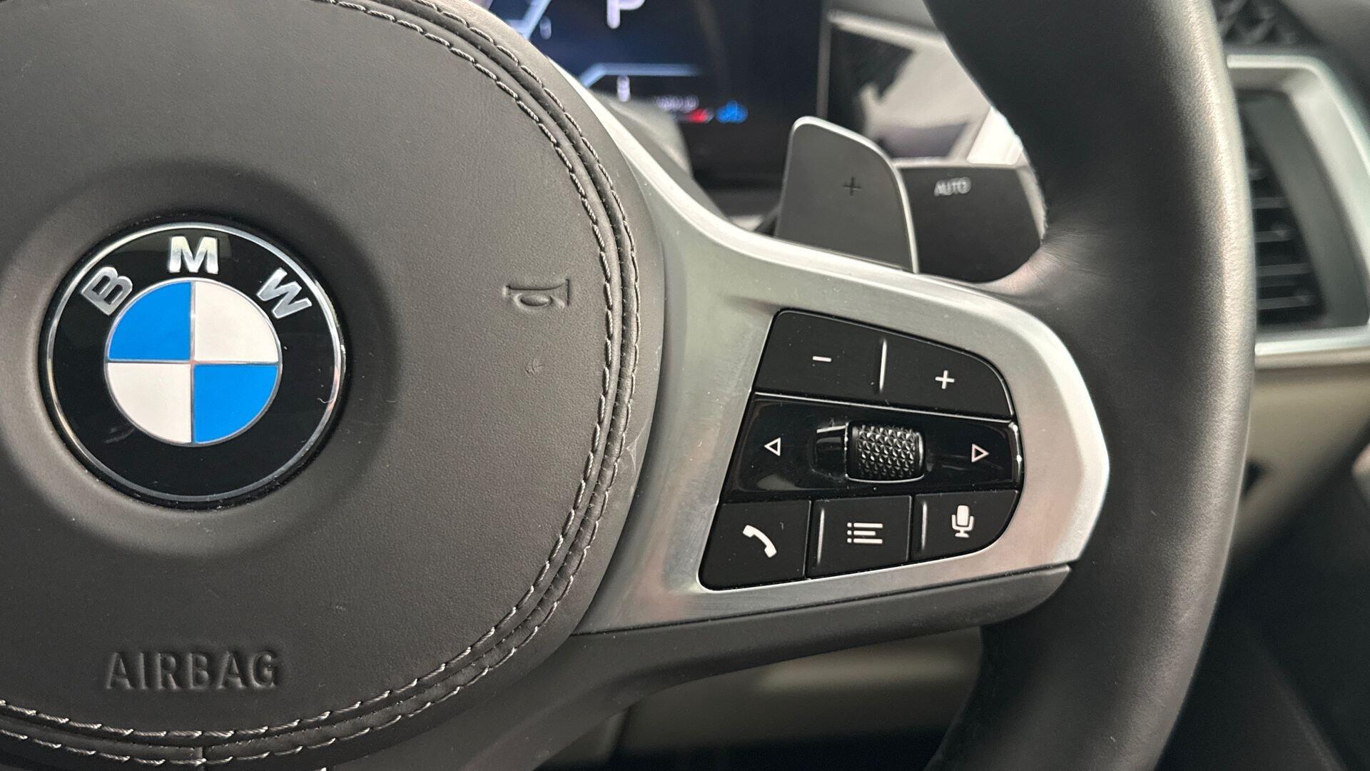 BMW X6 view 19
