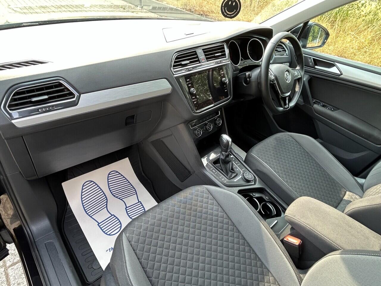 Volkswagen Tiguan view 22
