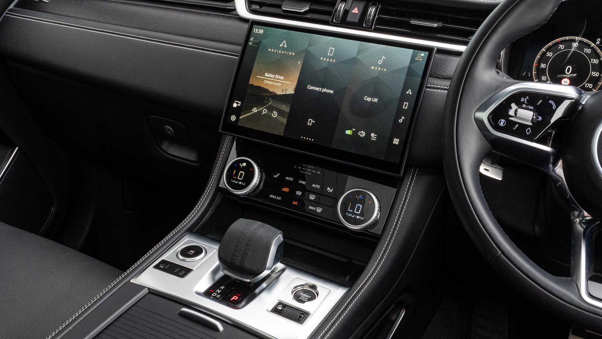 Jaguar F-Pace view 45