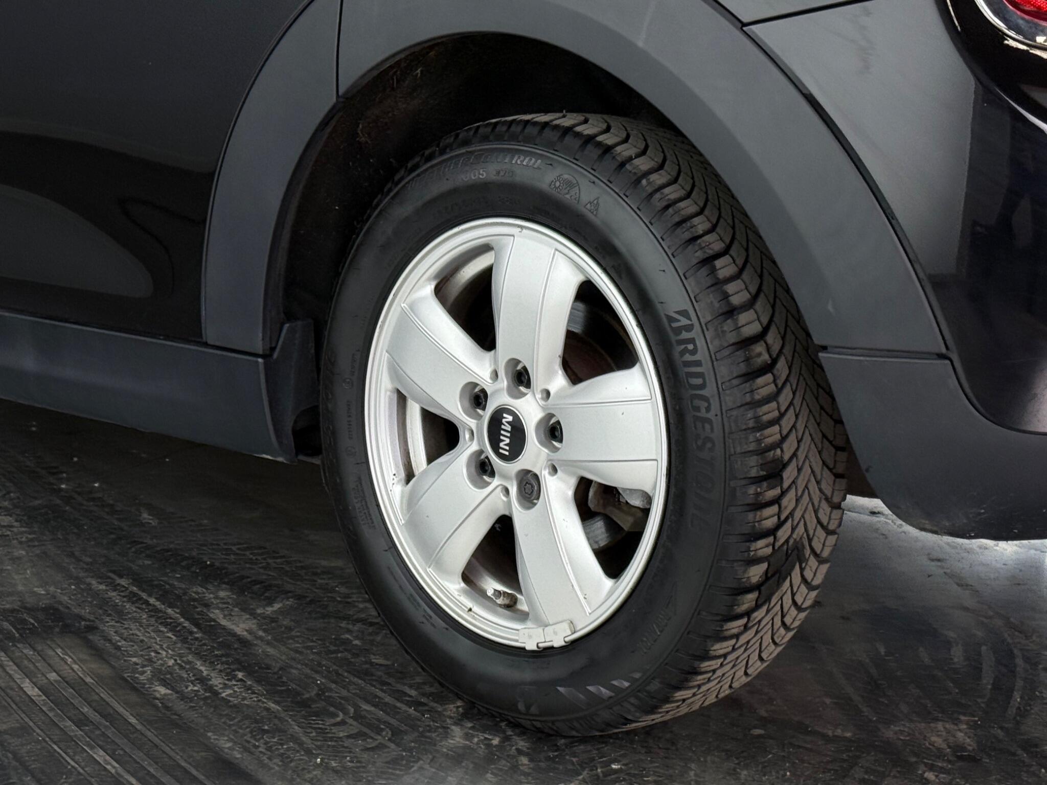 Mini Hatch view 8