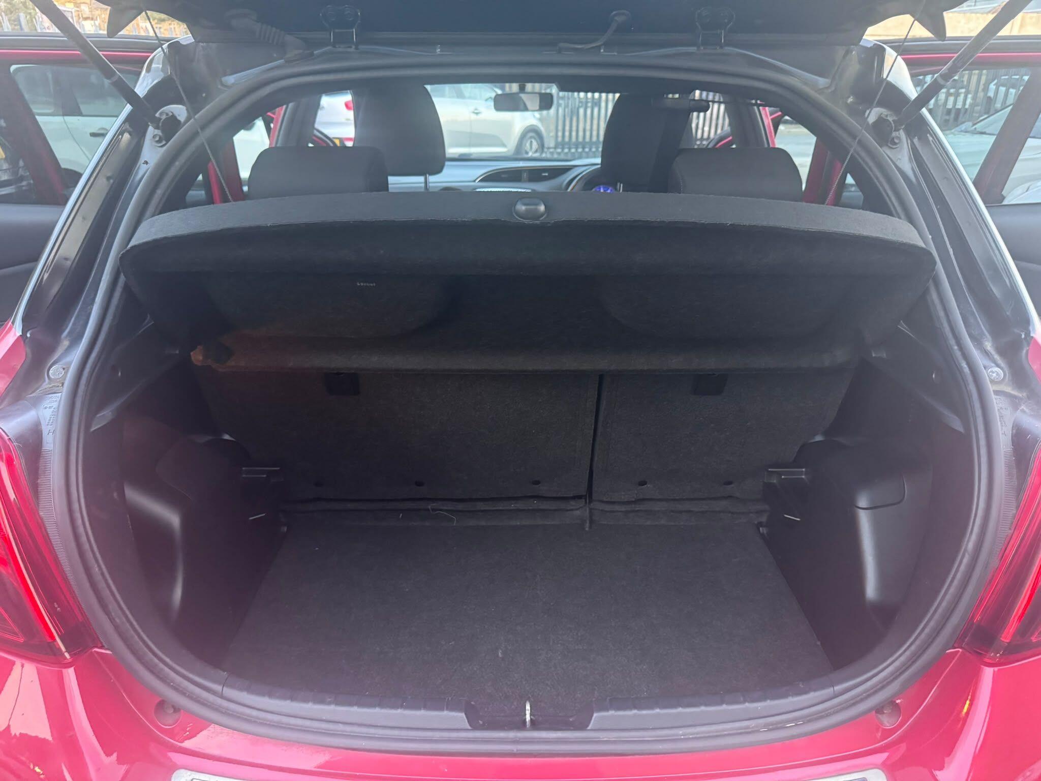 Toyota Yaris view 31