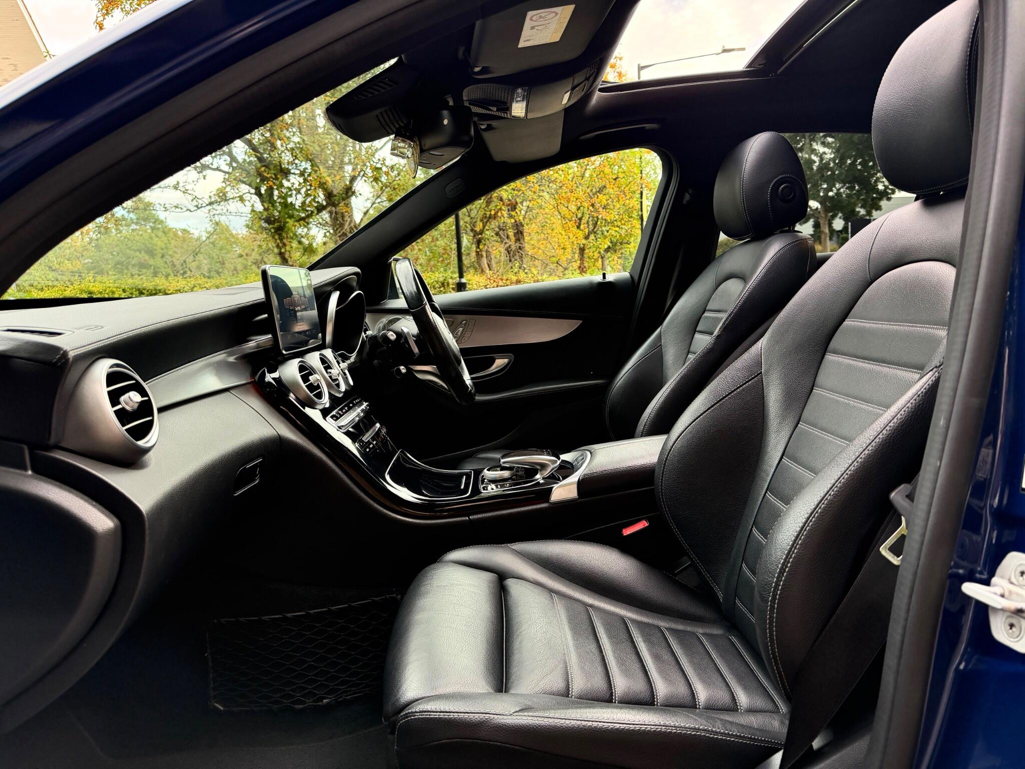 Mercedes-Benz C-Class view 8