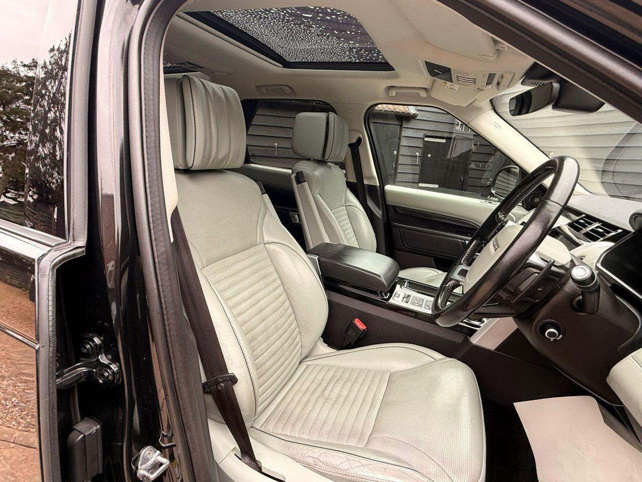 Land Rover Discovery view 8