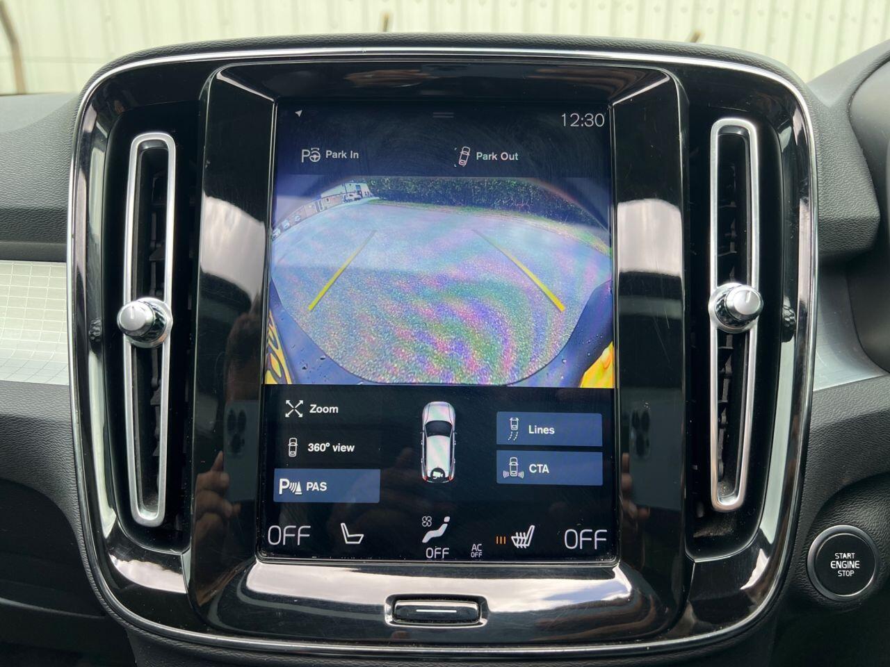 Volvo XC40 view 12