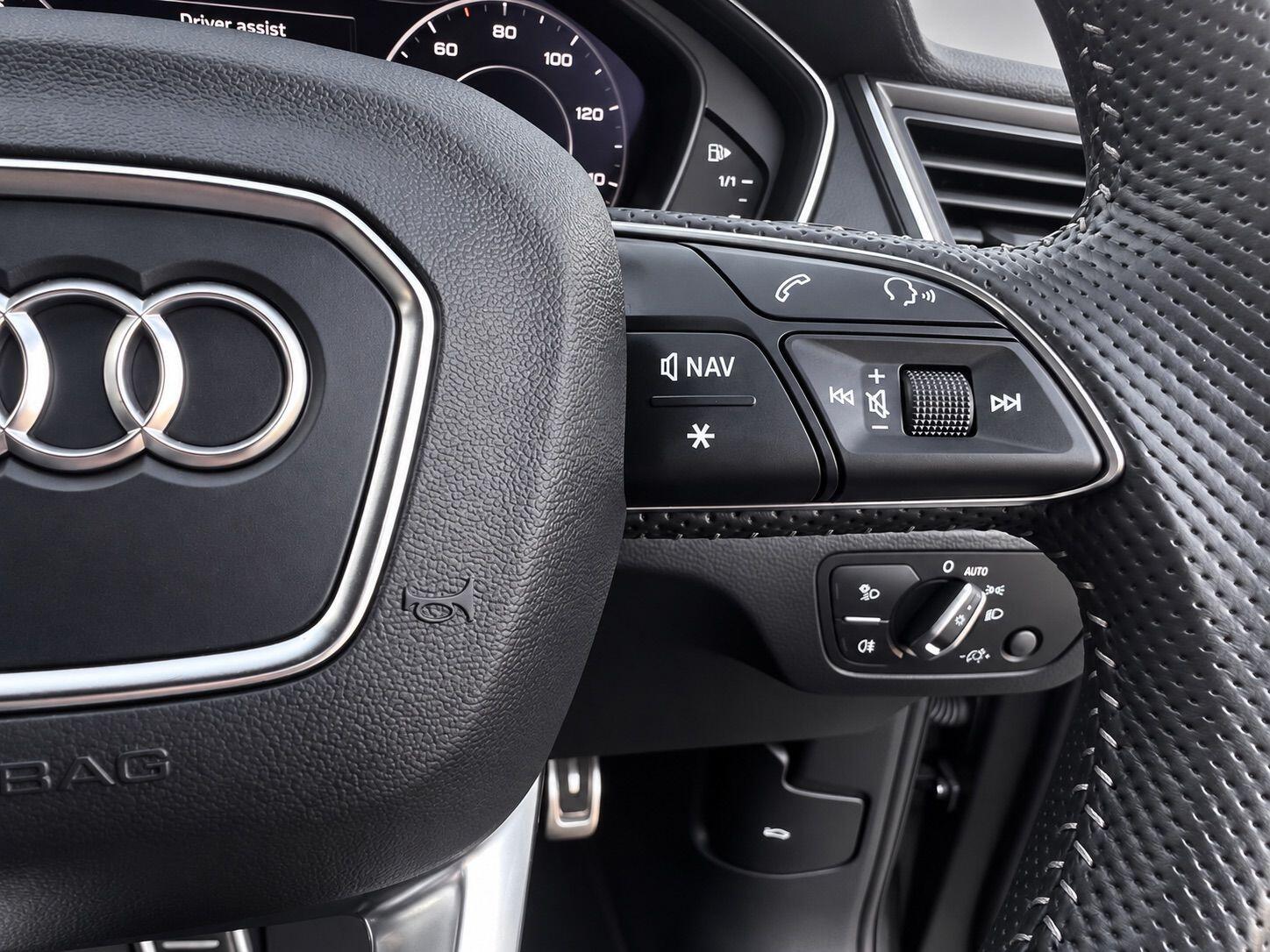 Audi Q5 view 29