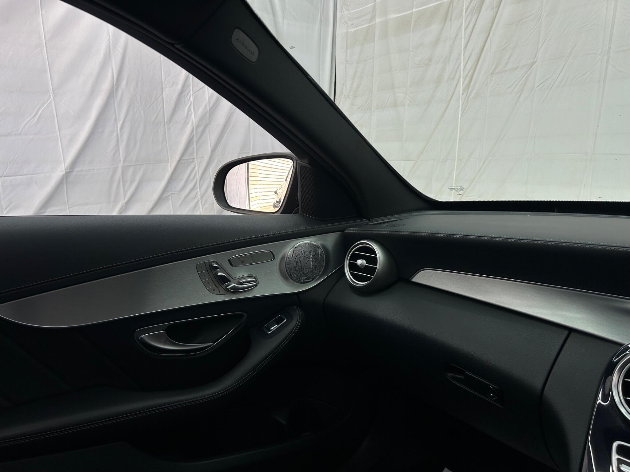 Mercedes-Benz C Class view 9
