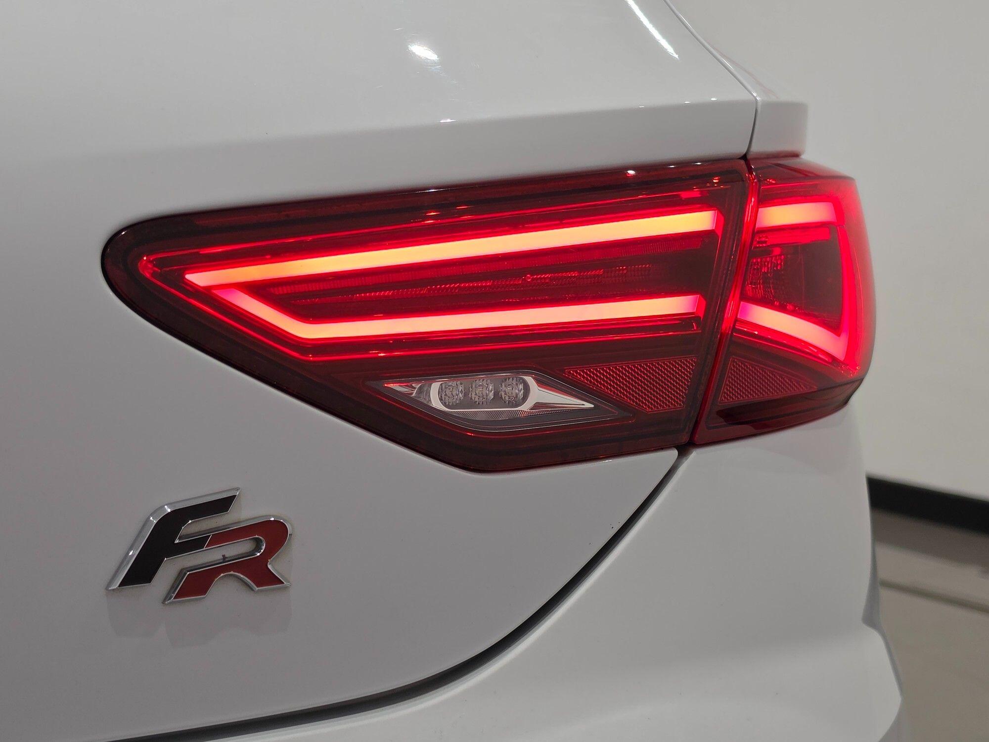 Seat Leon view 70