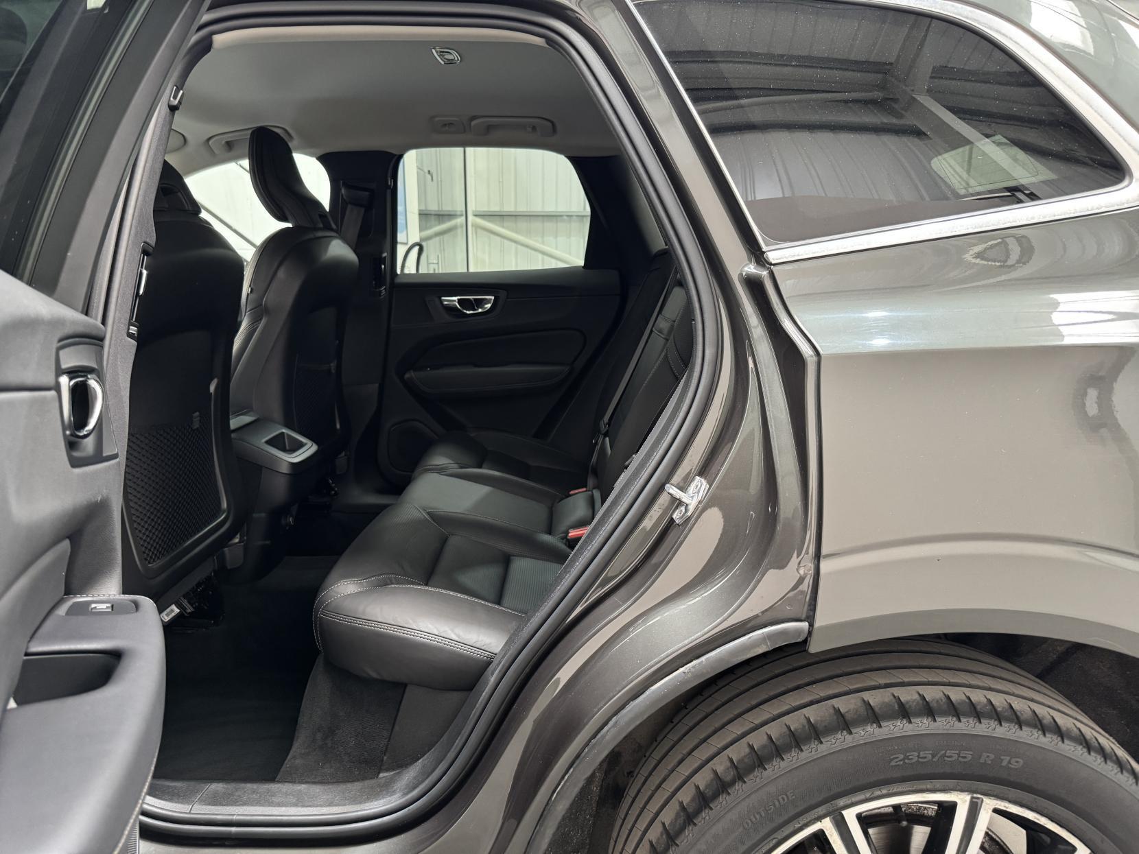 Volvo XC60 view 48