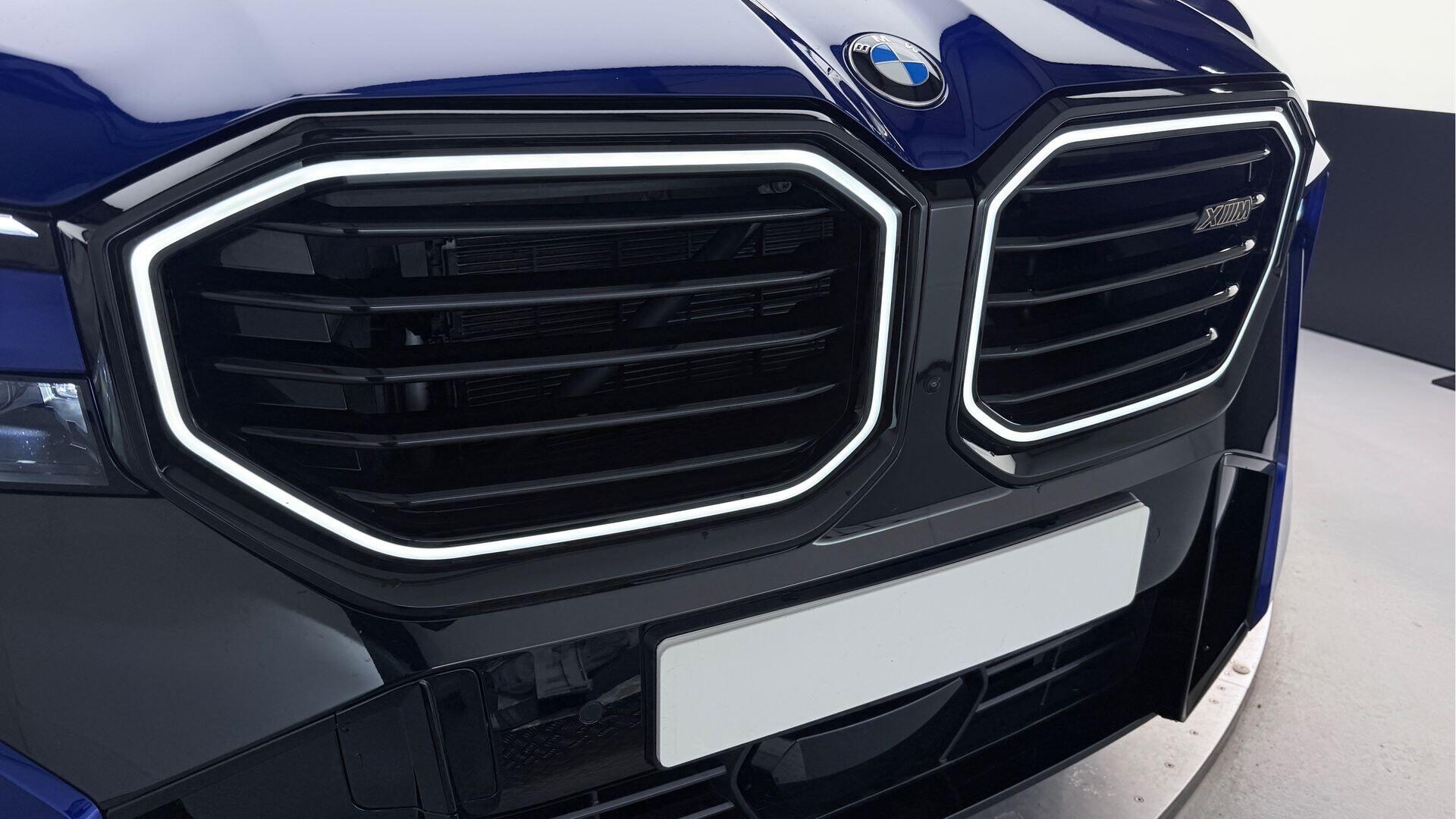 BMW XM view 30
