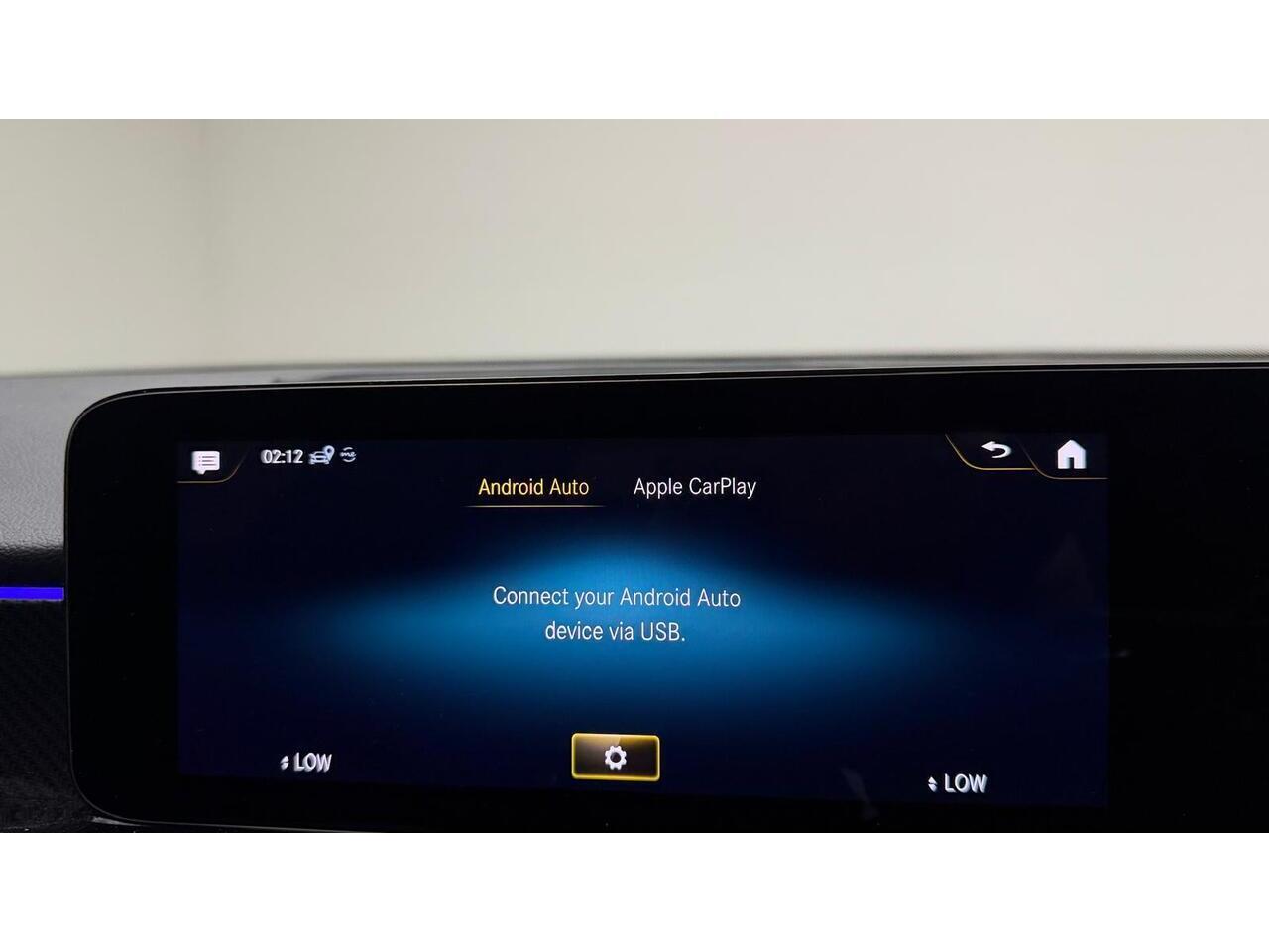 Mercedes-Benz GLB view 30