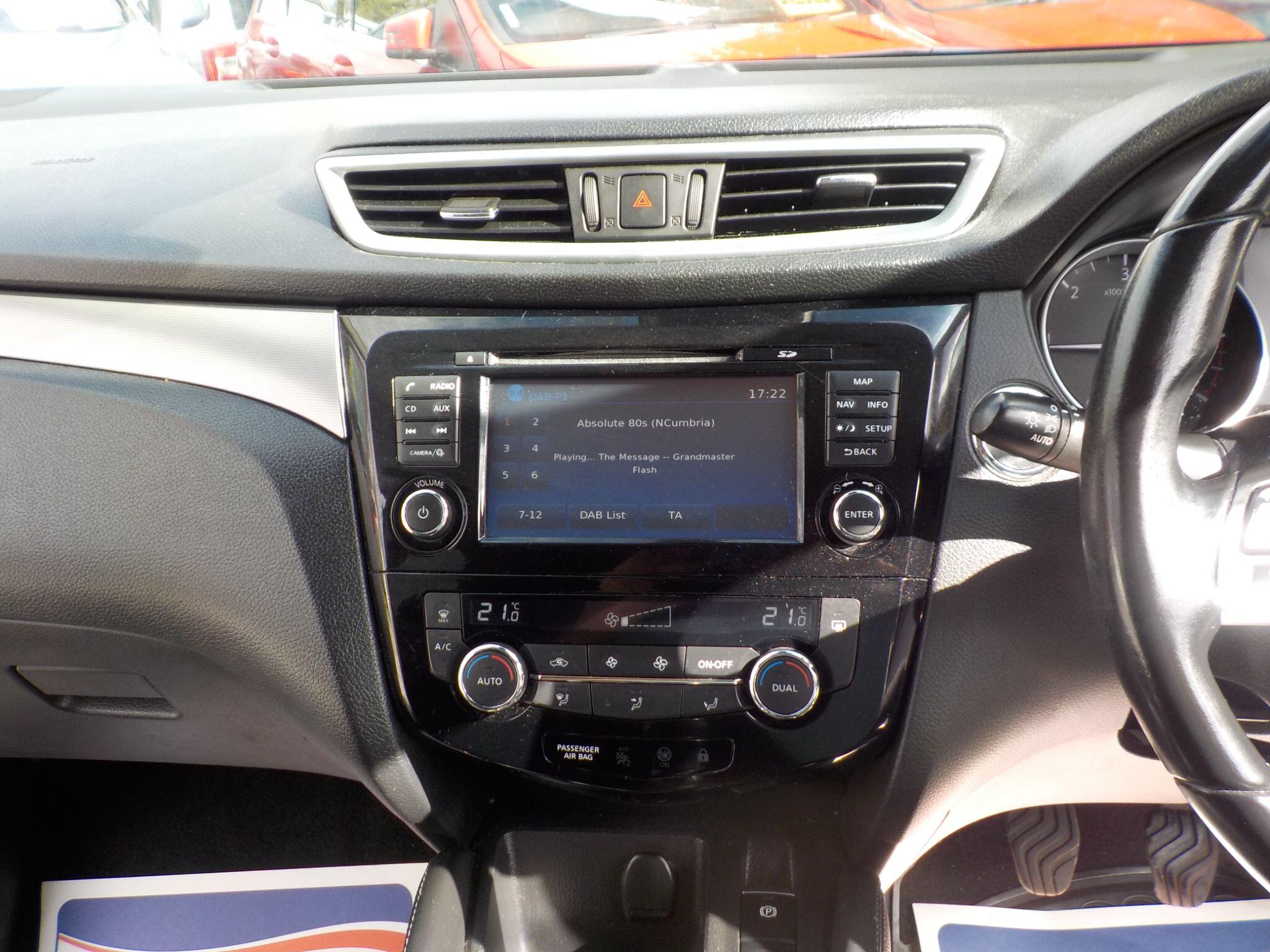 Nissan Qashqai 1.5 dCi N-Connecta Euro 6 (s/s) 5dr