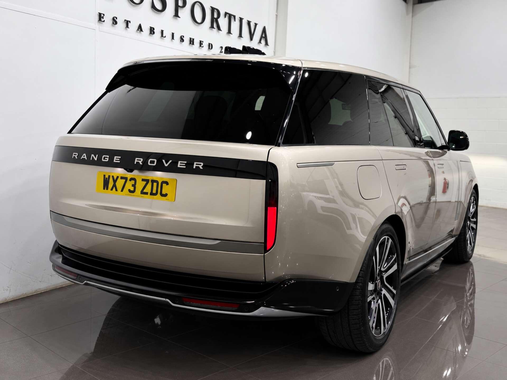 Land Rover Range Rover view 4