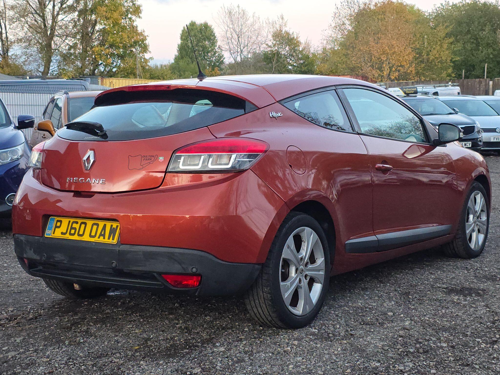 2010 Renault Megane image 8