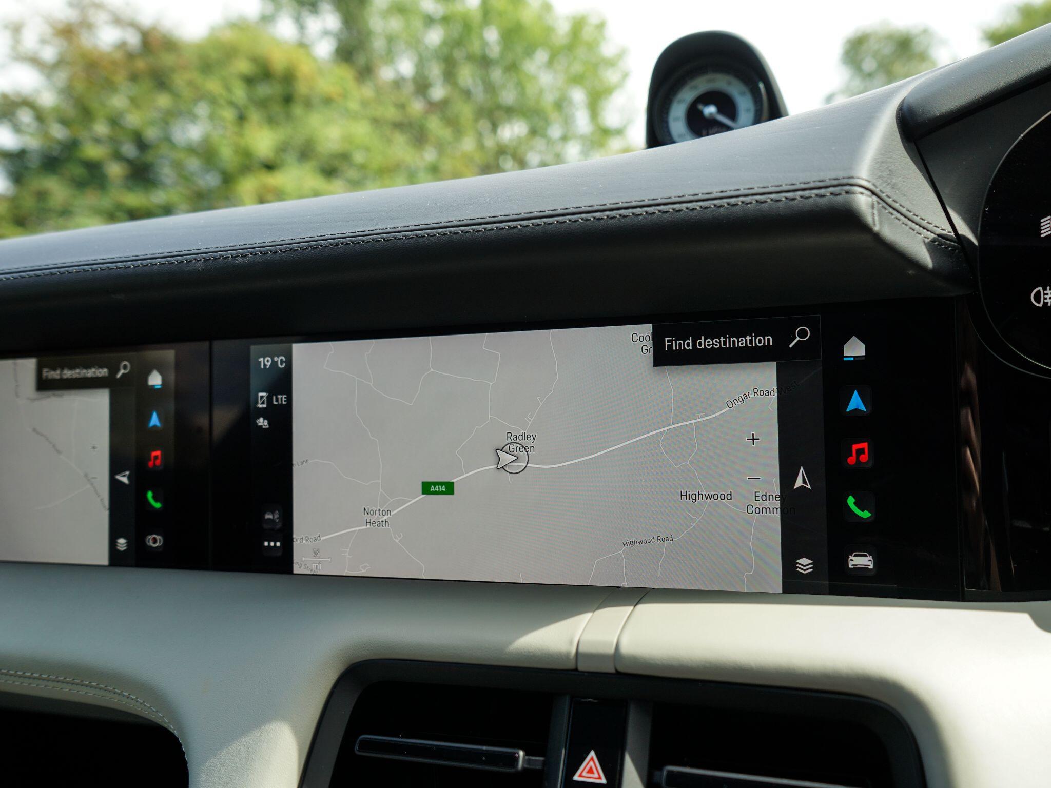 Porsche Taycan view 36