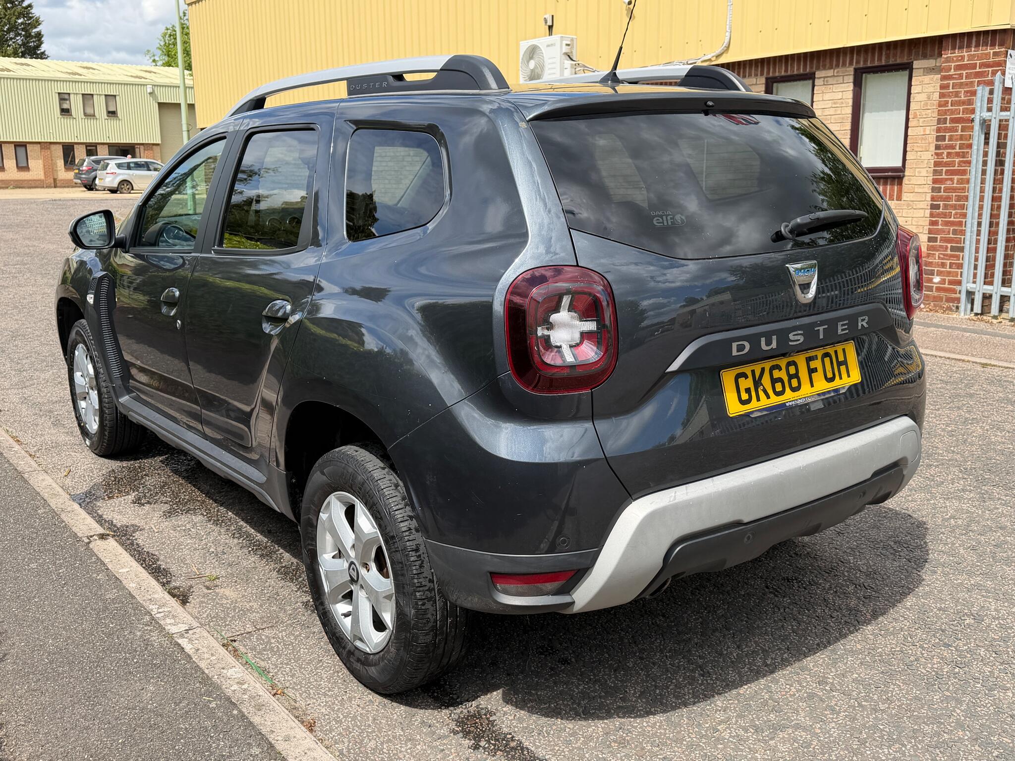 Dacia Duster view 6