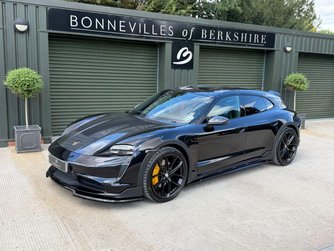 Porsche Taycan view 16