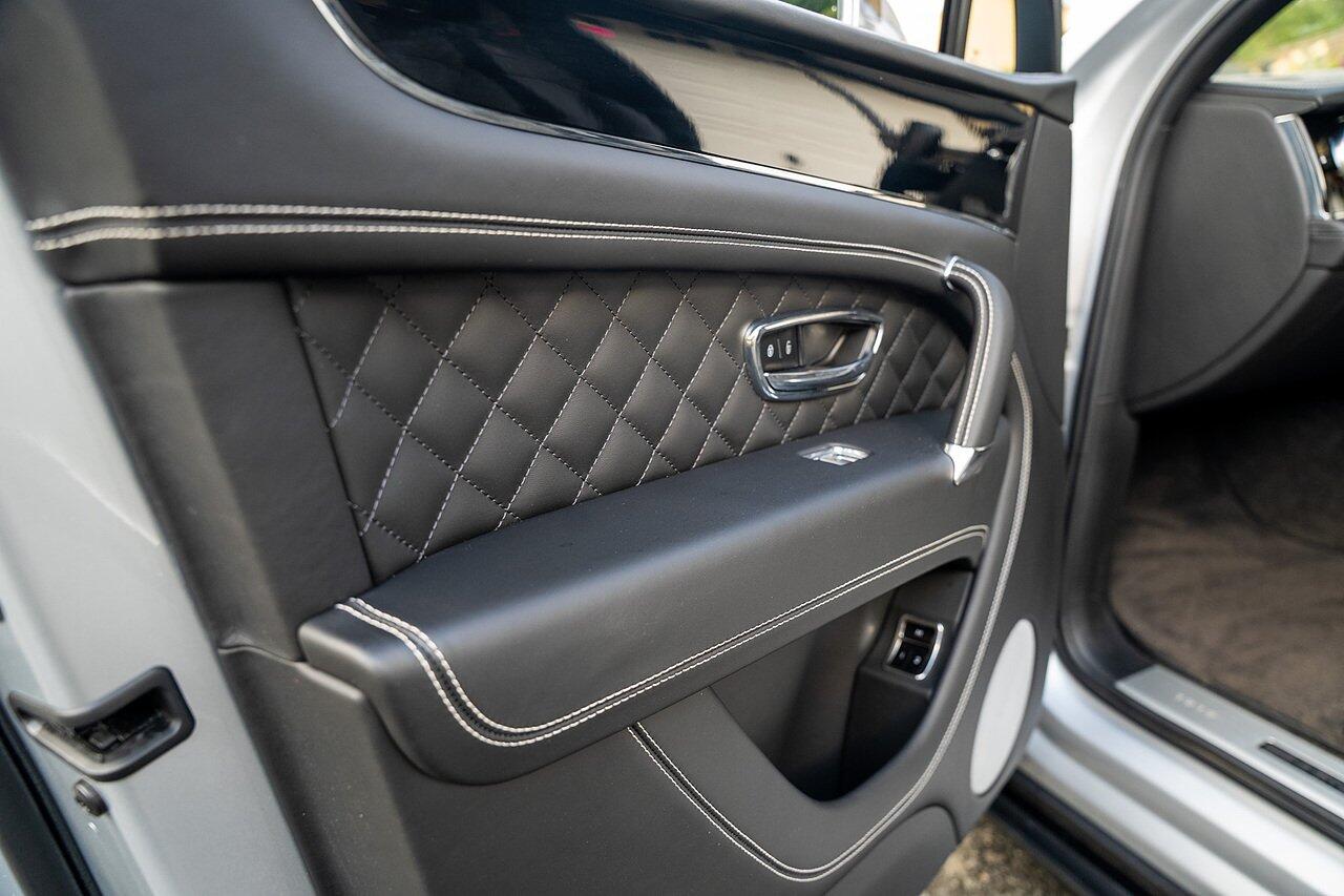 Bentley Bentayga view 78