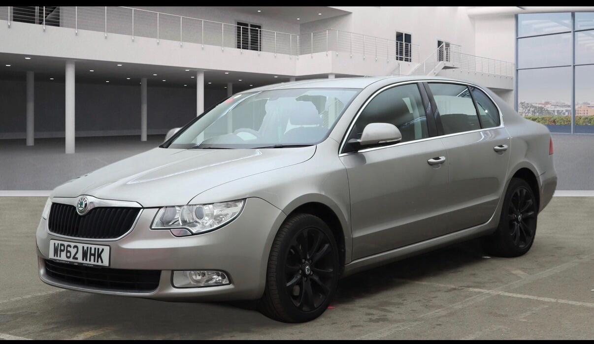 Skoda Superb main image