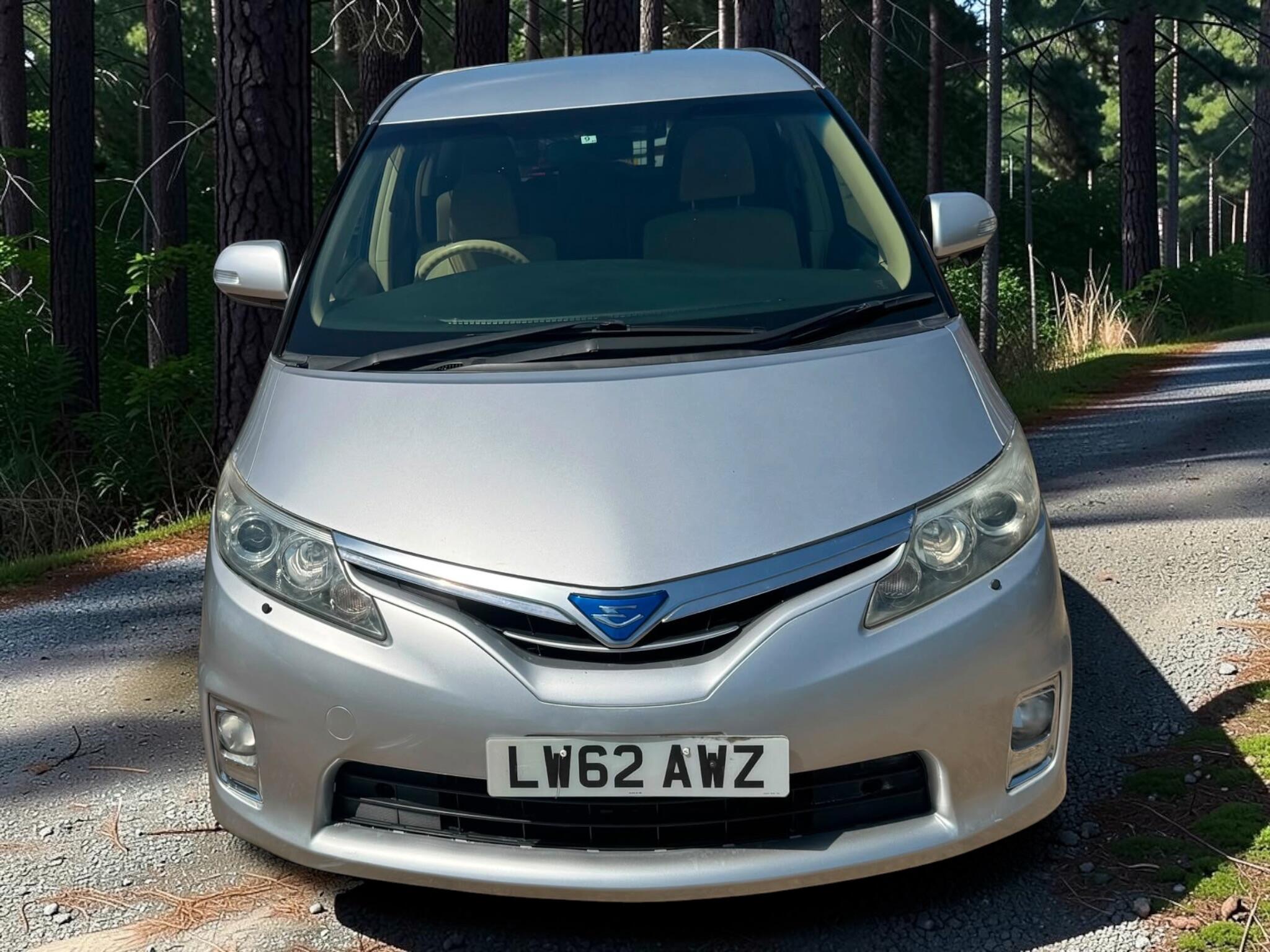 Toyota Estima view 2