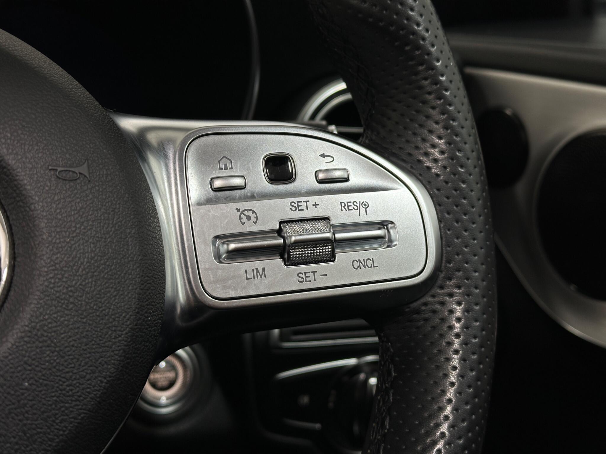 Mercedes-Benz C Class view 15