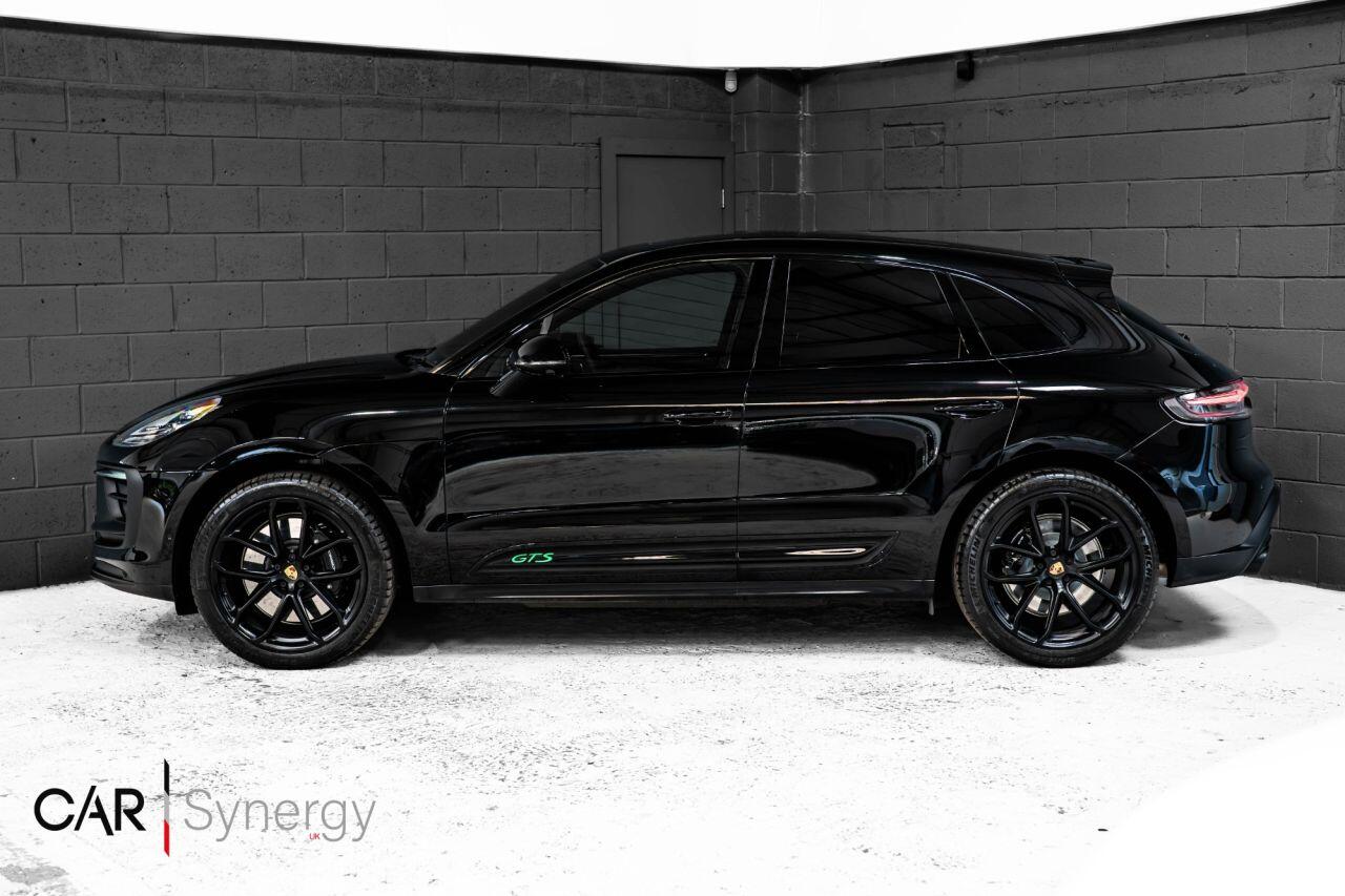 Porsche Macan view 4