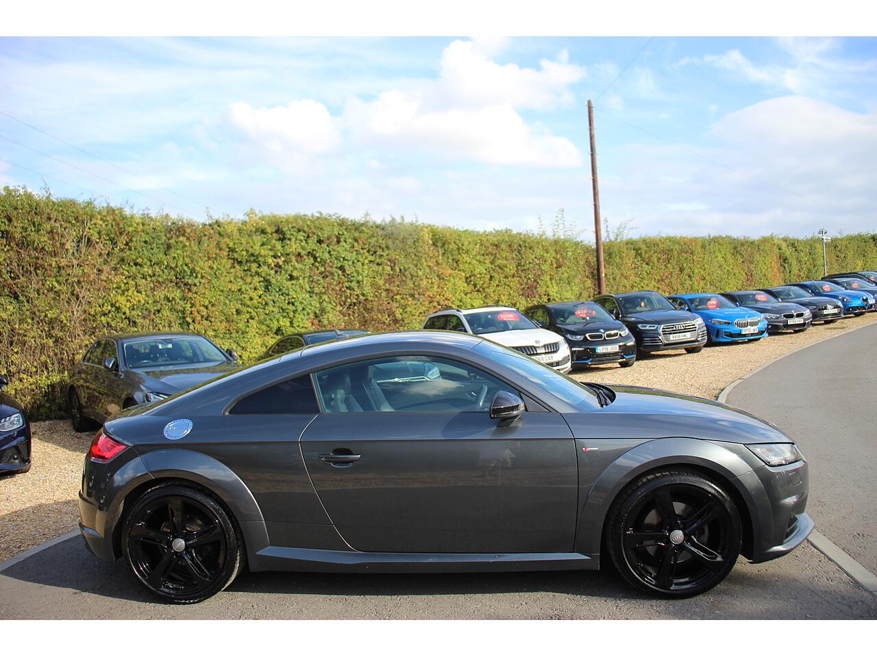 Audi TT view 7