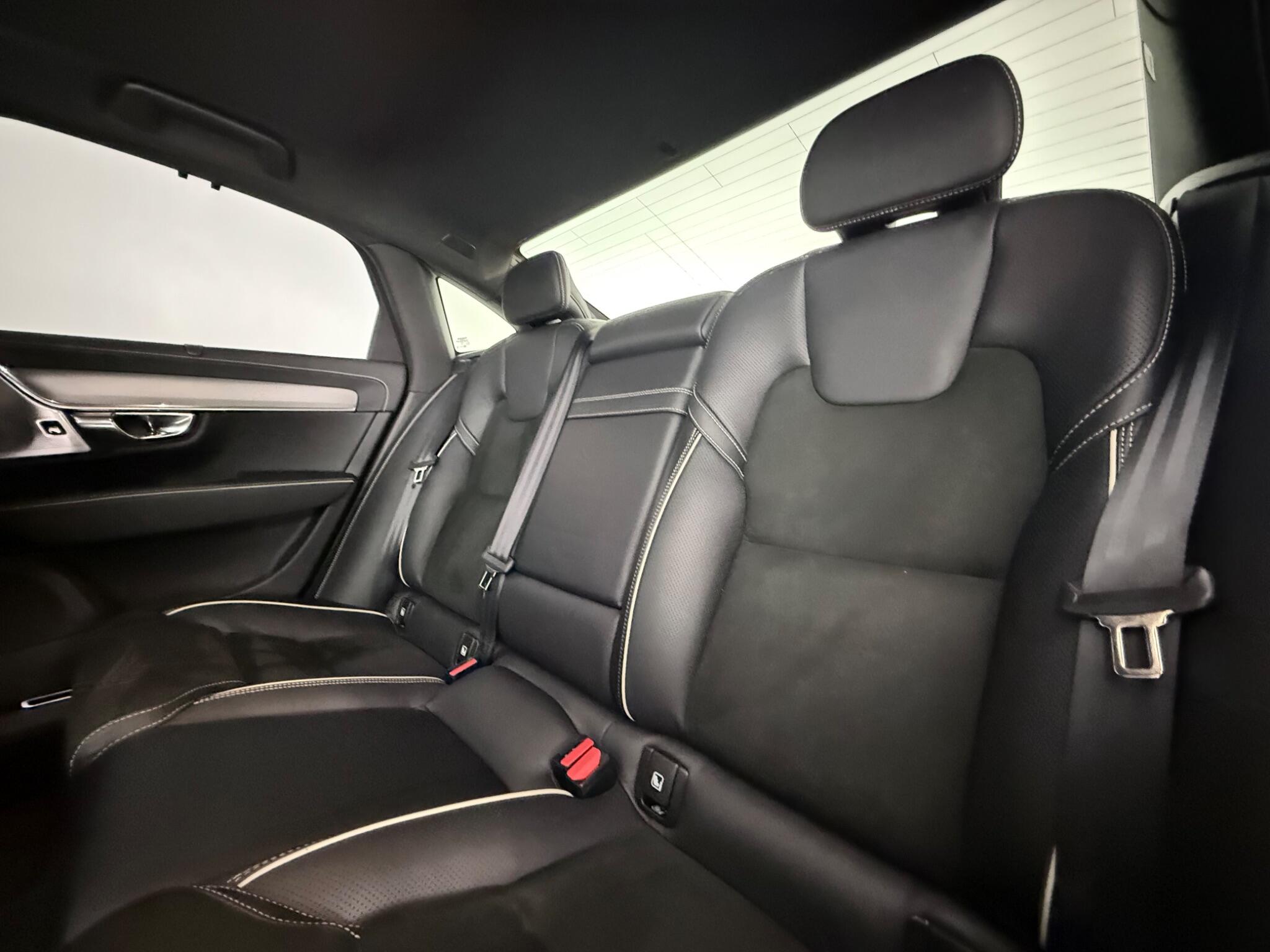 Volvo S90 view 35