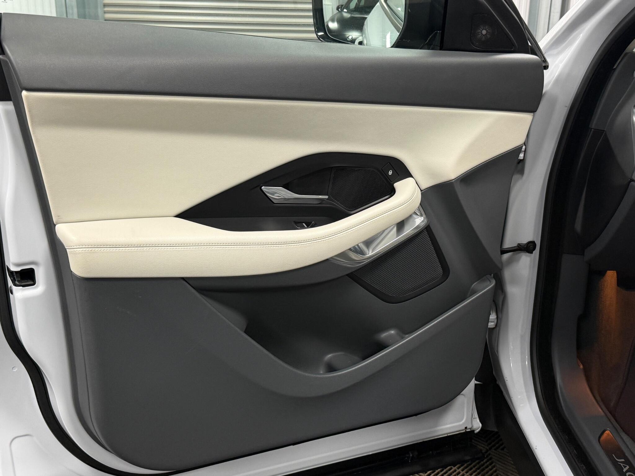 Jaguar E-Pace view 31