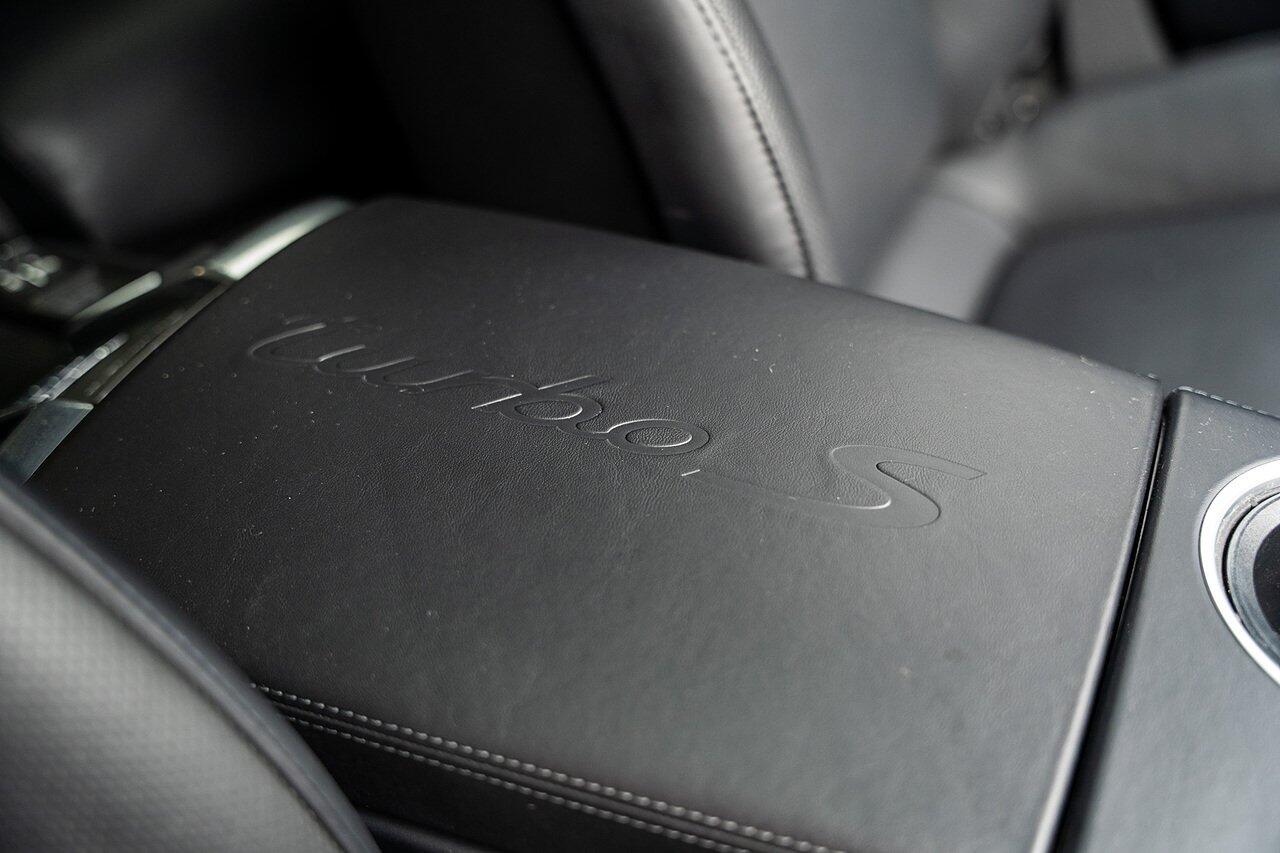 Porsche Panamera view 59