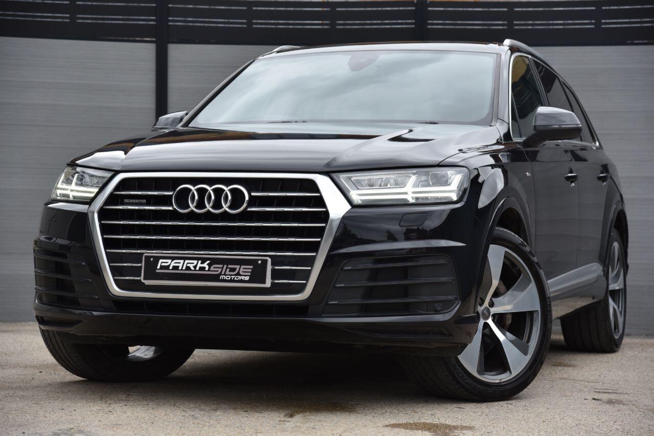 Audi Q7 view 5