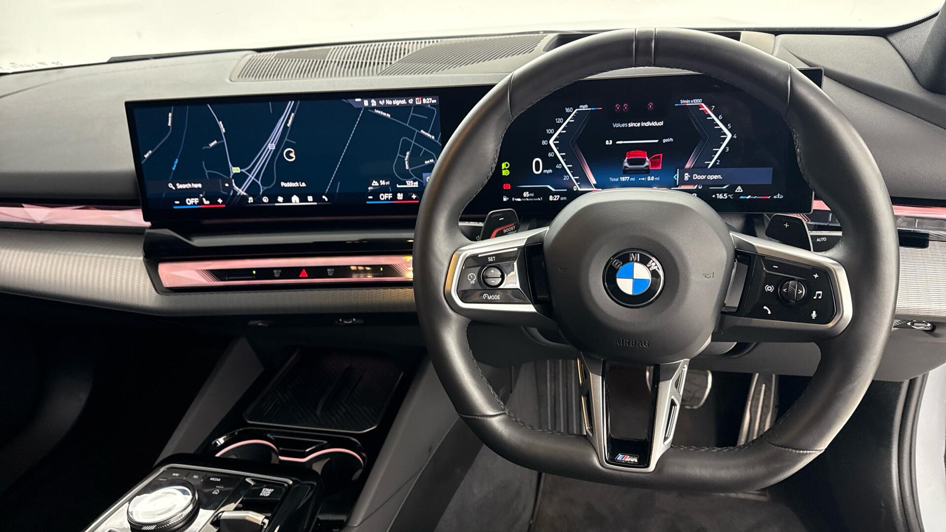 BMW 5 Series view 5
