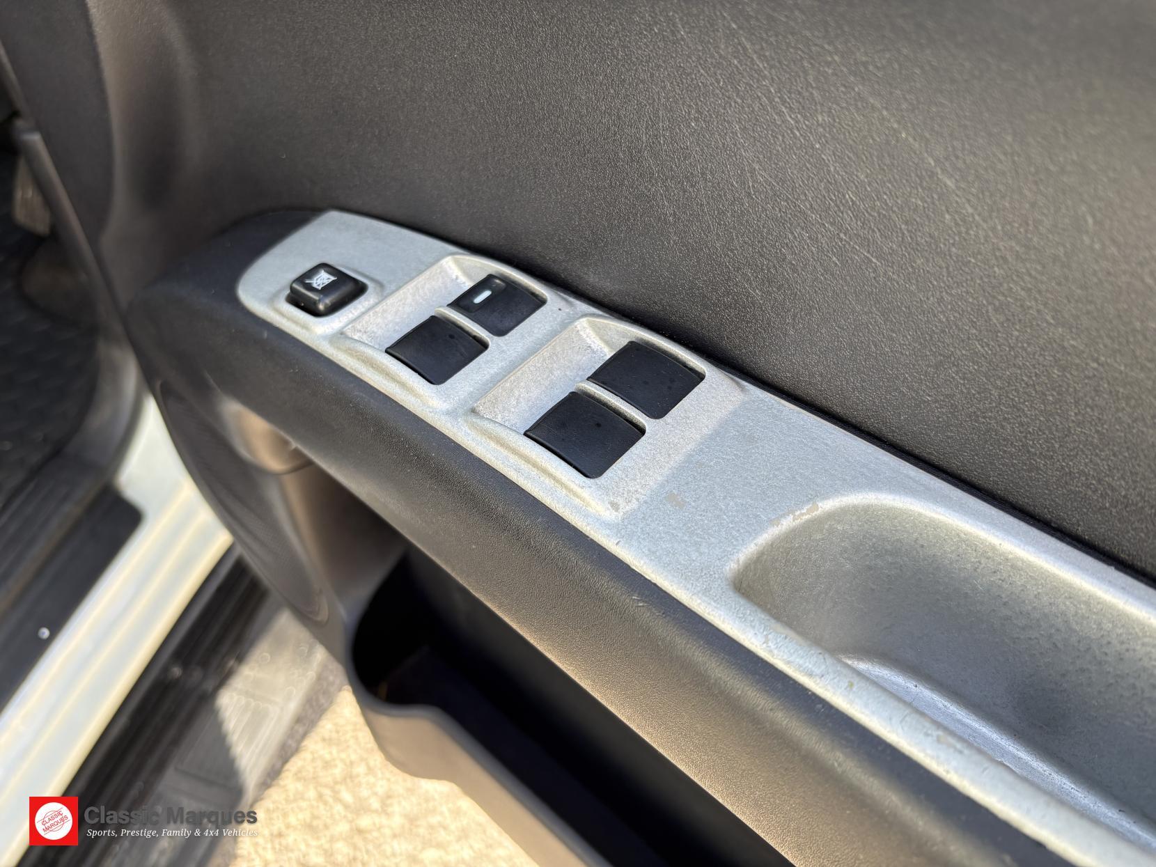 Mitsubishi L200 view 29