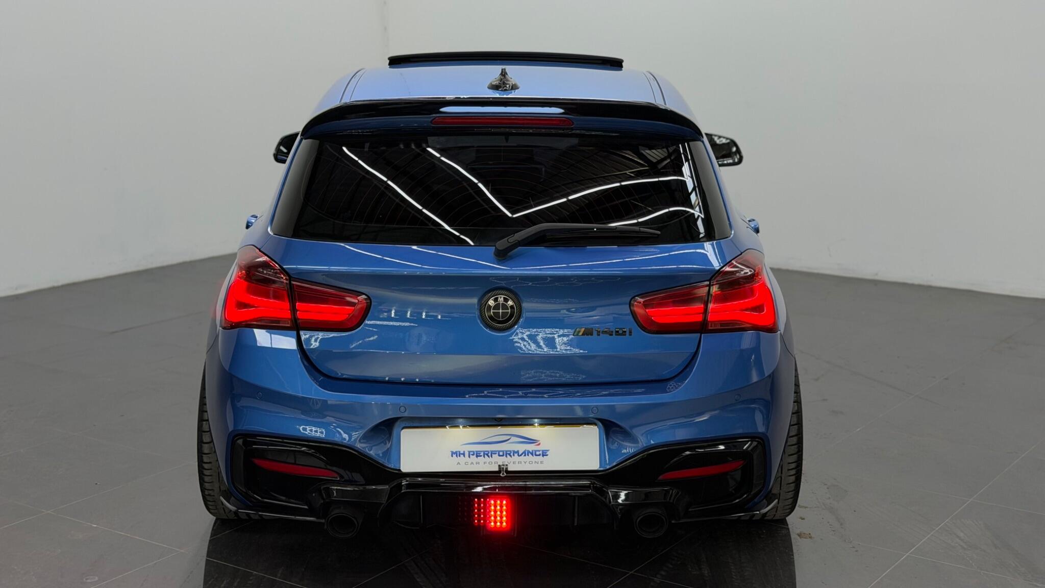 BMW 1 Series view 19