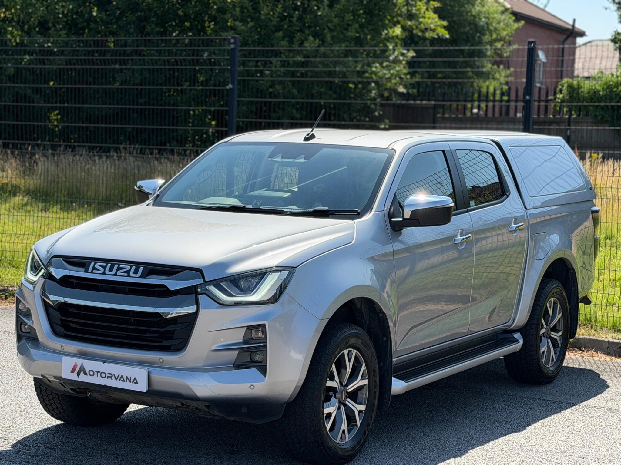 Isuzu D-Max view 3