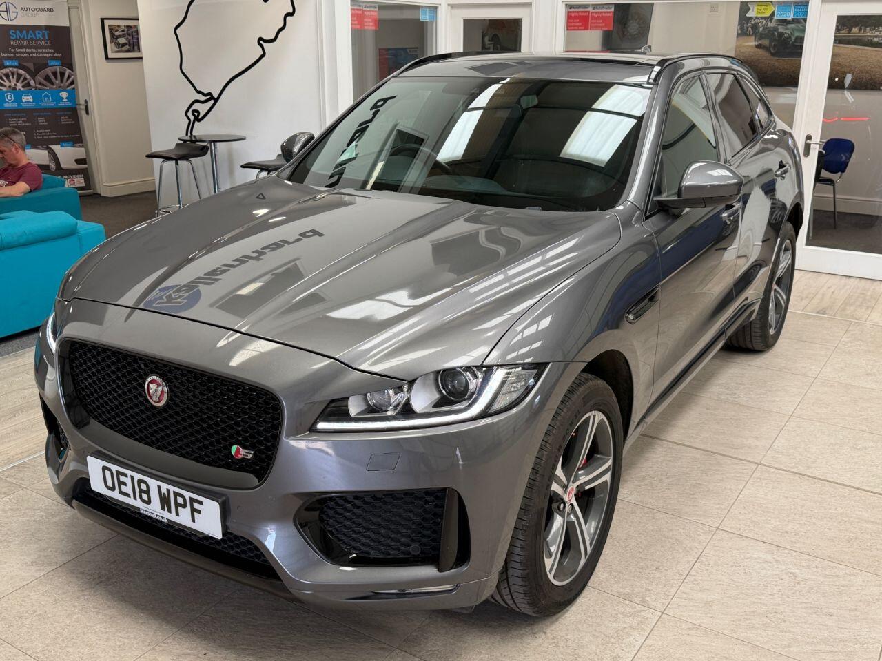 Jaguar F-Pace view 6