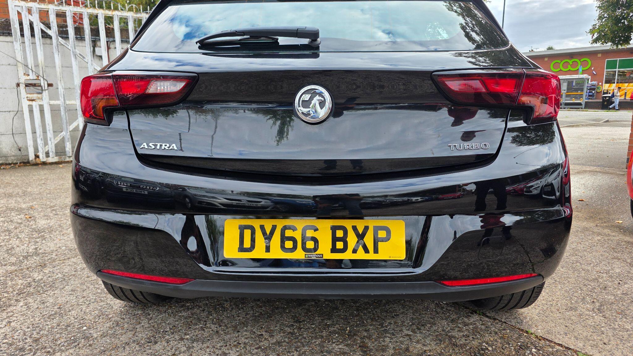 Vauxhall Astra view 12