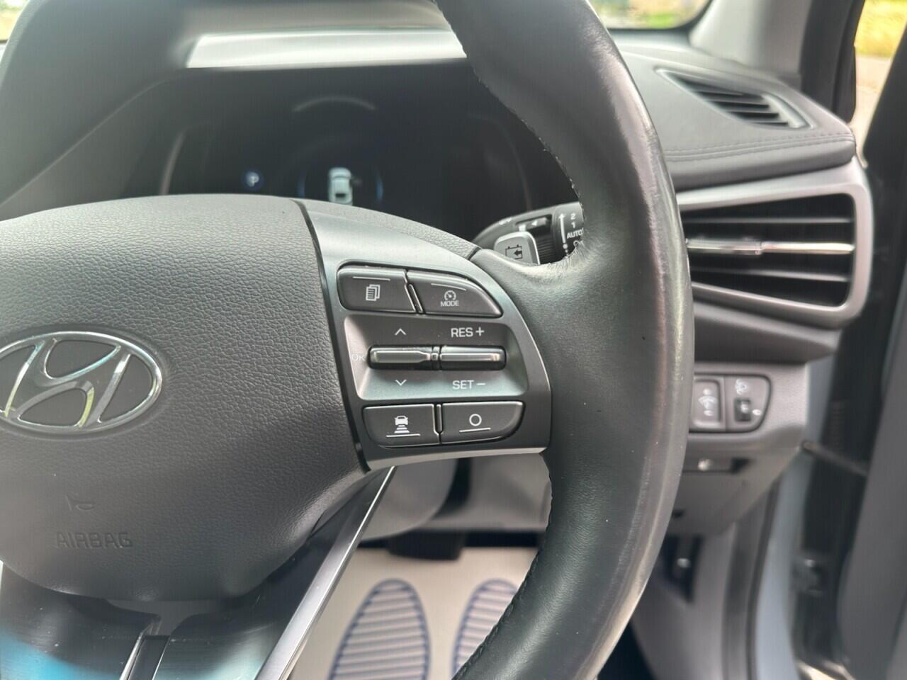 Hyundai Ioniq view 26