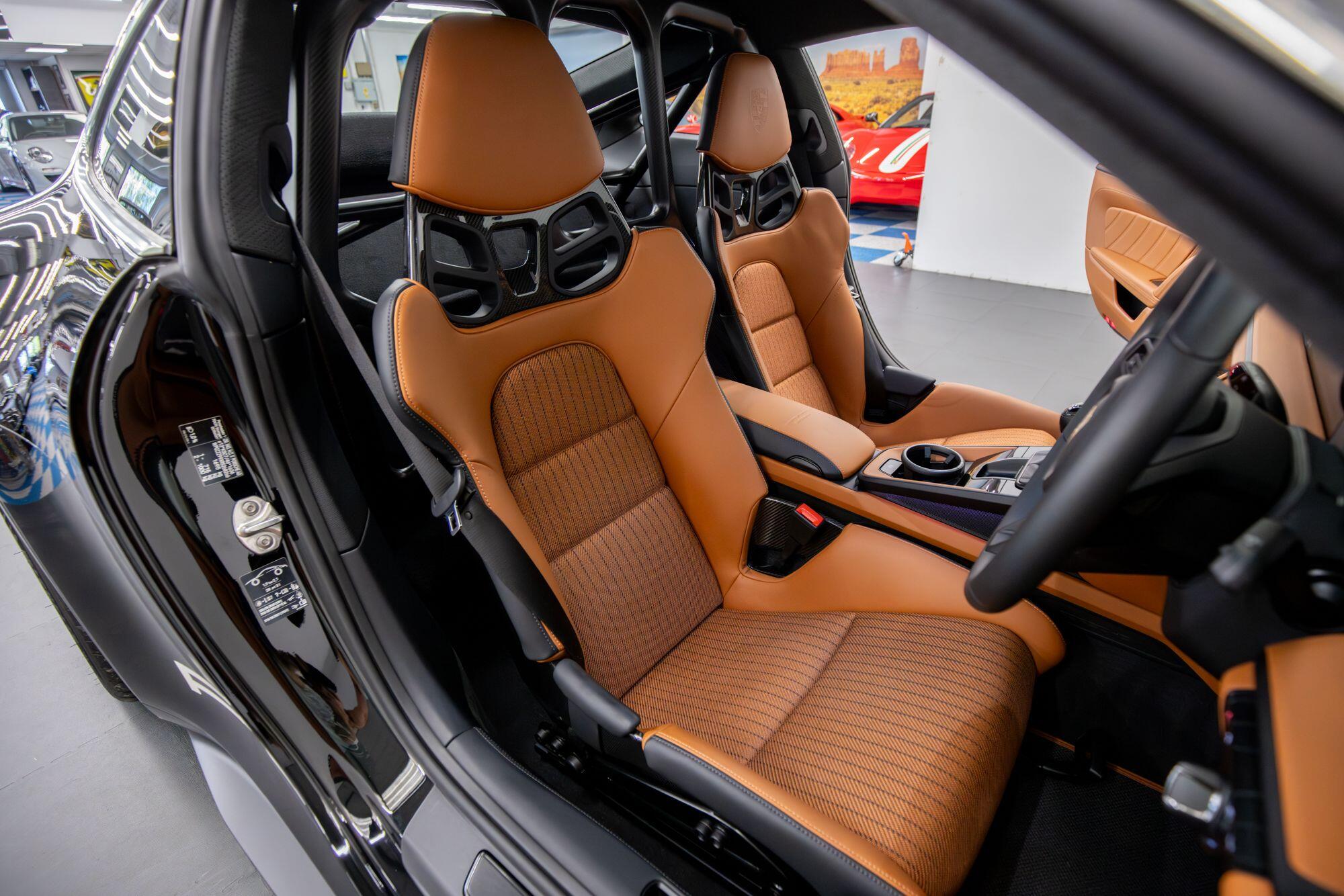 Porsche 911 view 27