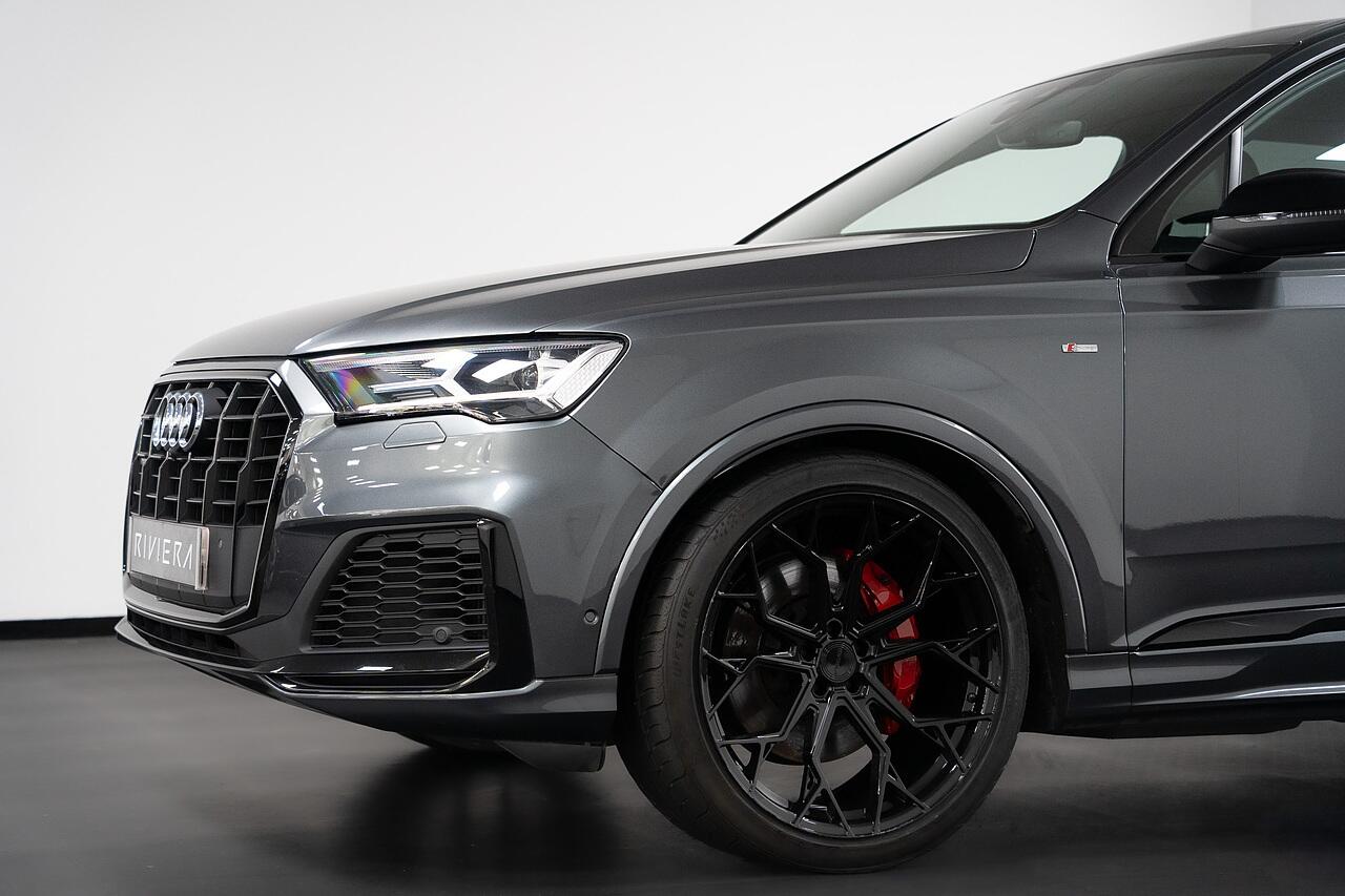 Audi Q7 view 32