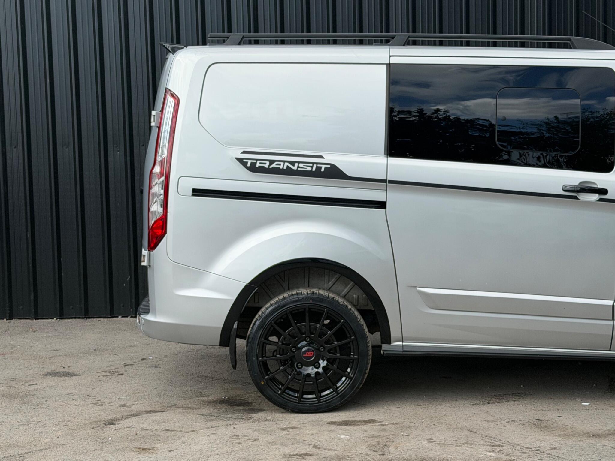 Ford Transit Custom view 22