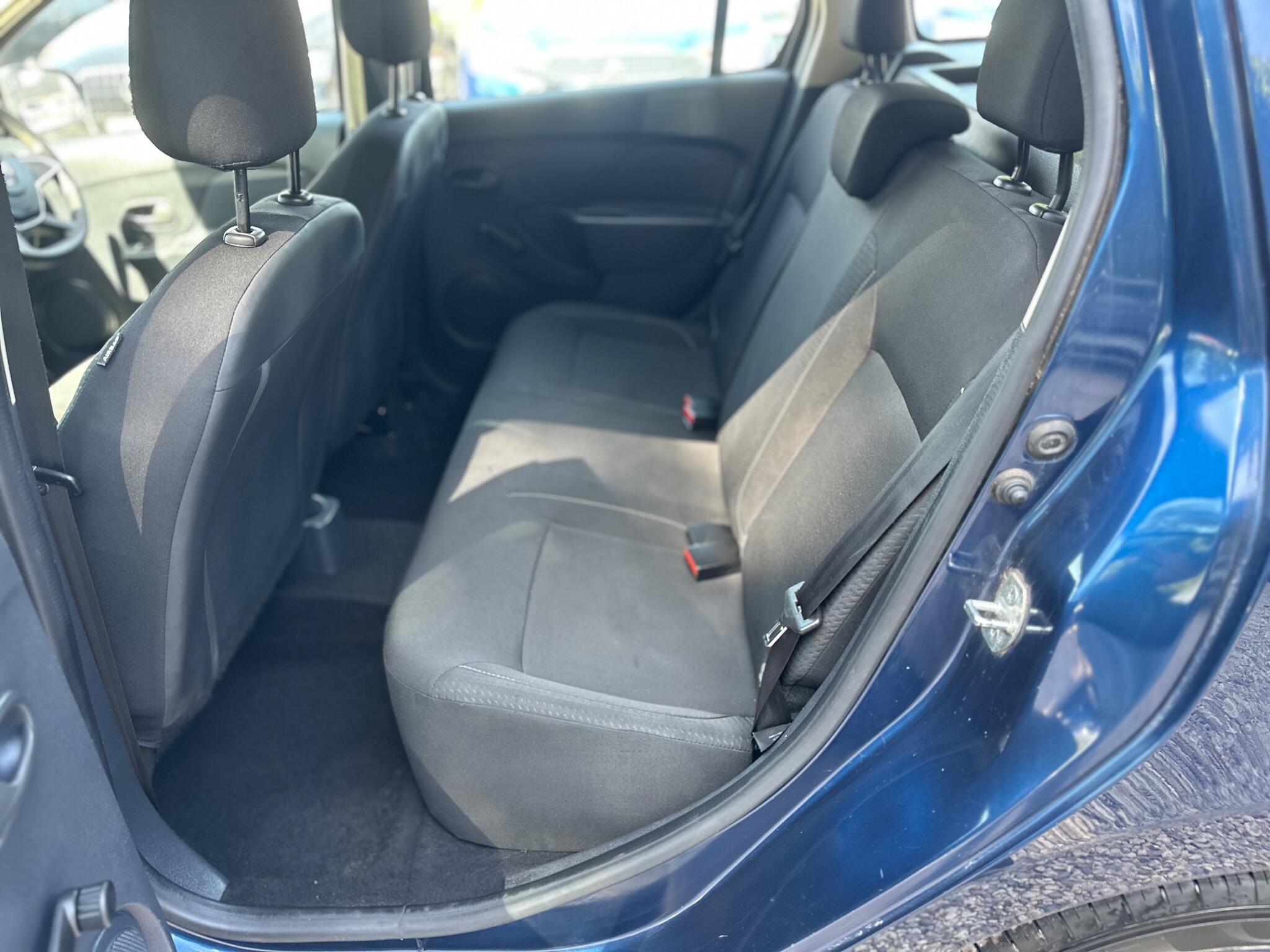 Dacia Logan MCV view 45