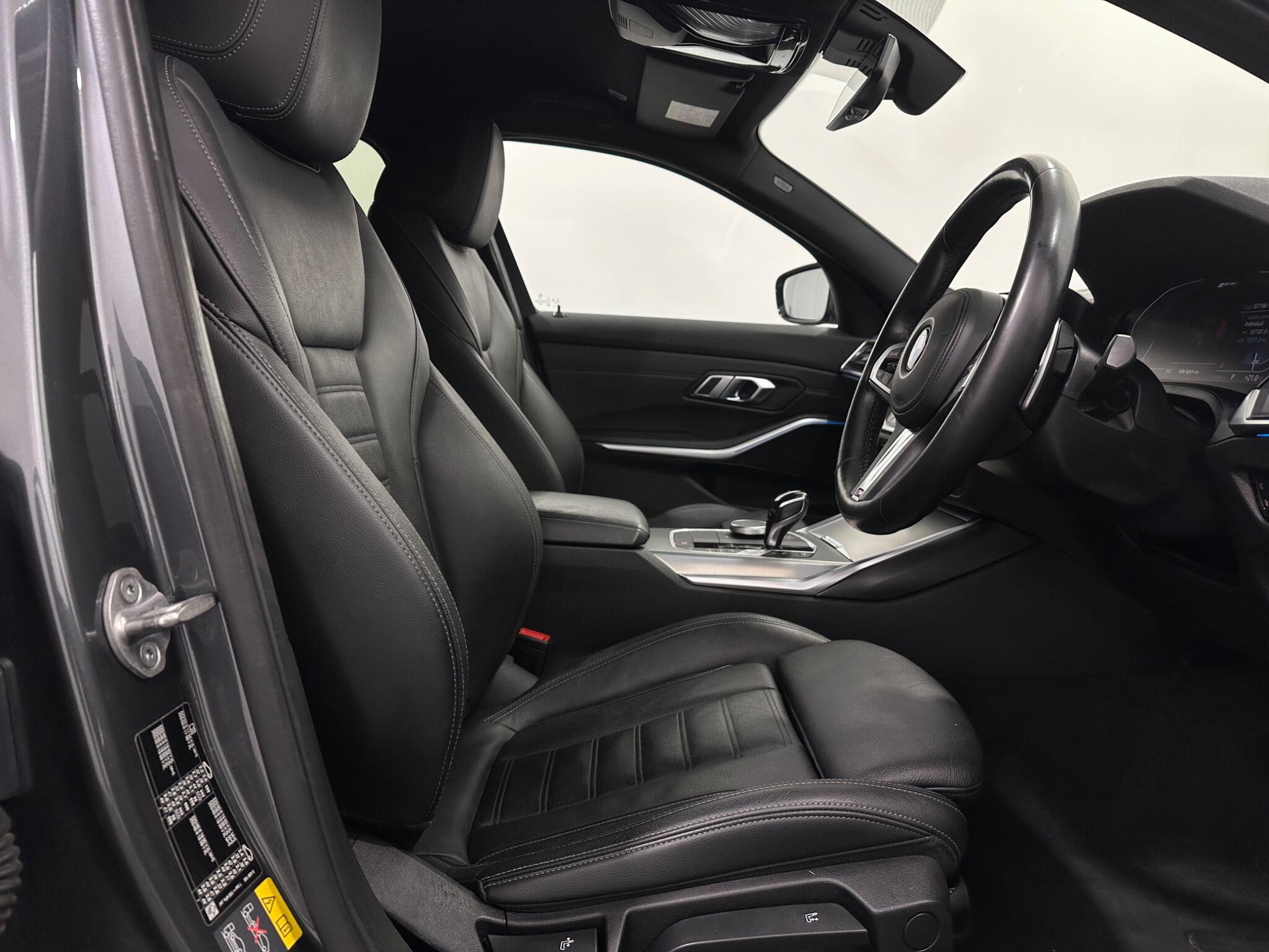 BMW 3 Series view 31
