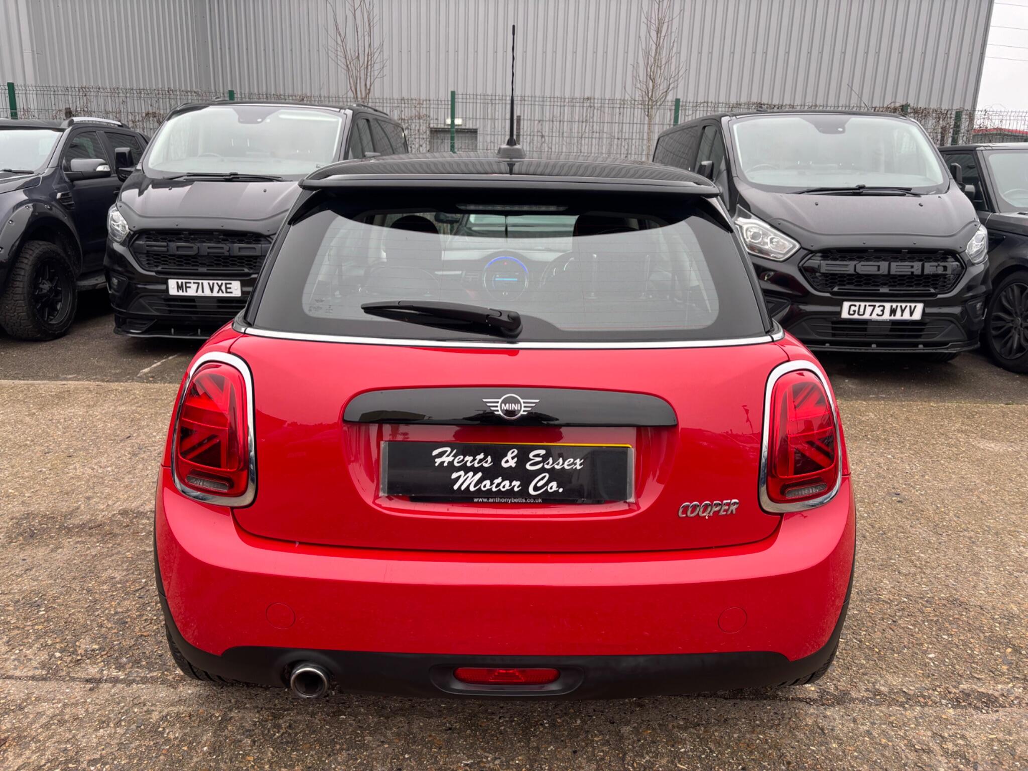 Mini Cooper view 13