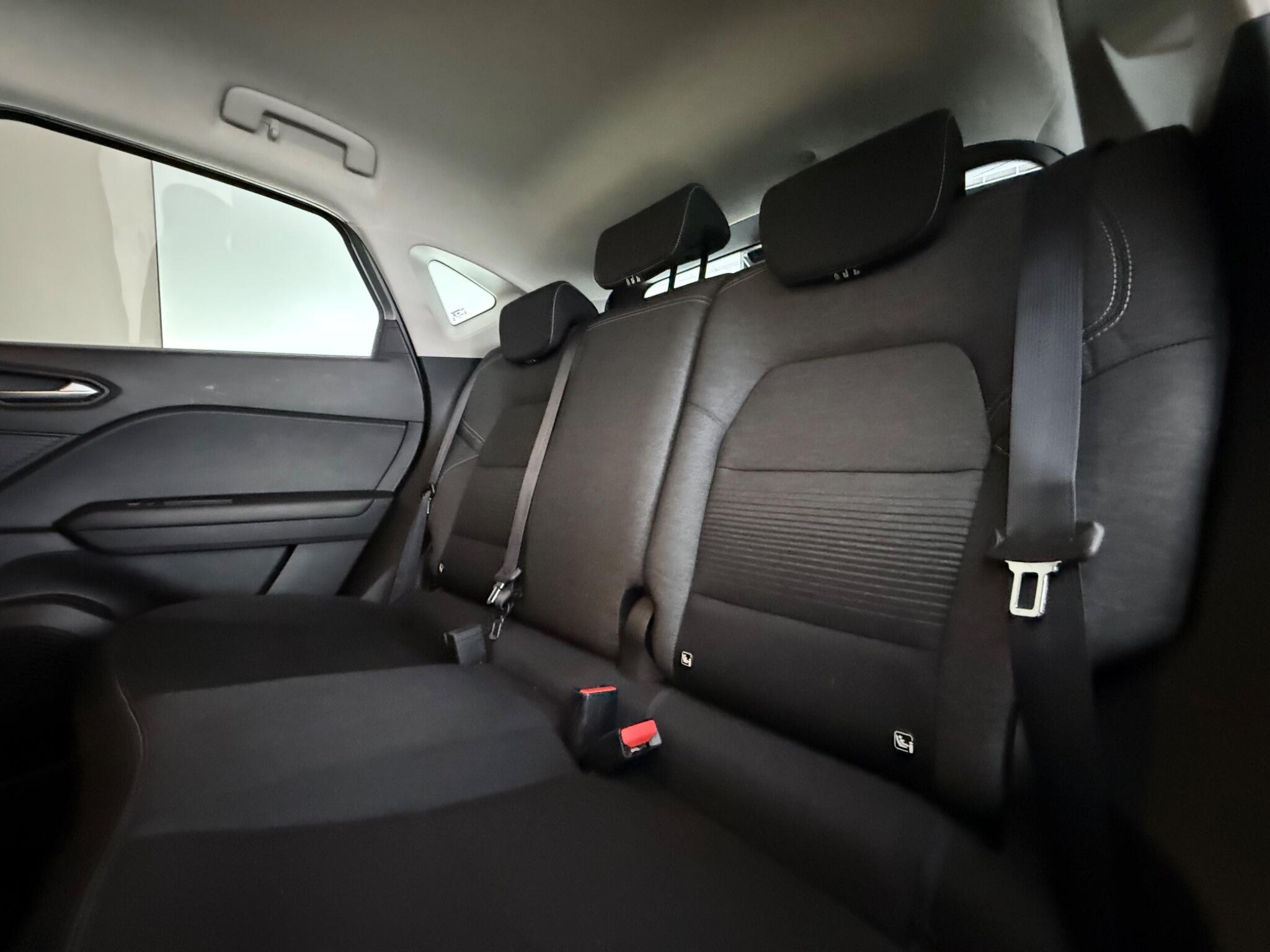 Renault Captur view 30