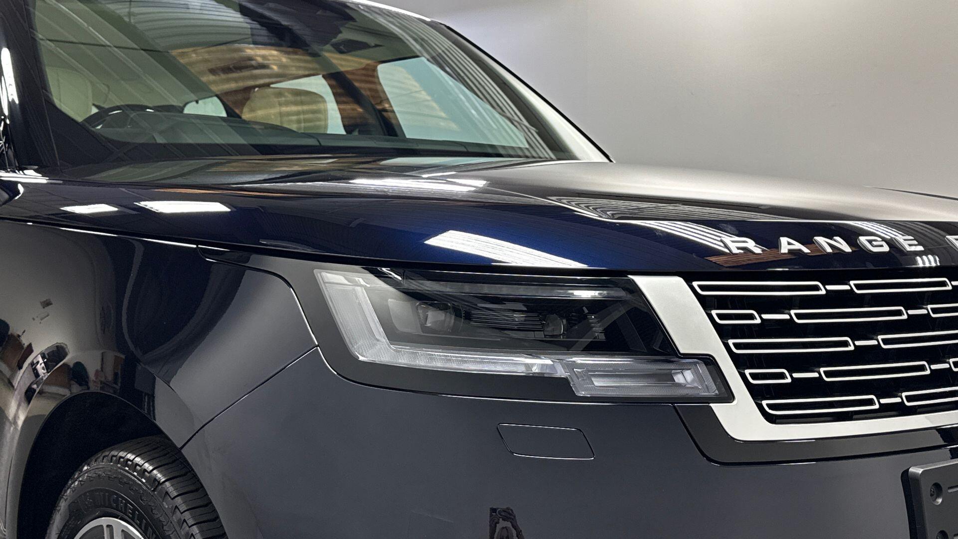Land Rover Range Rover view 17