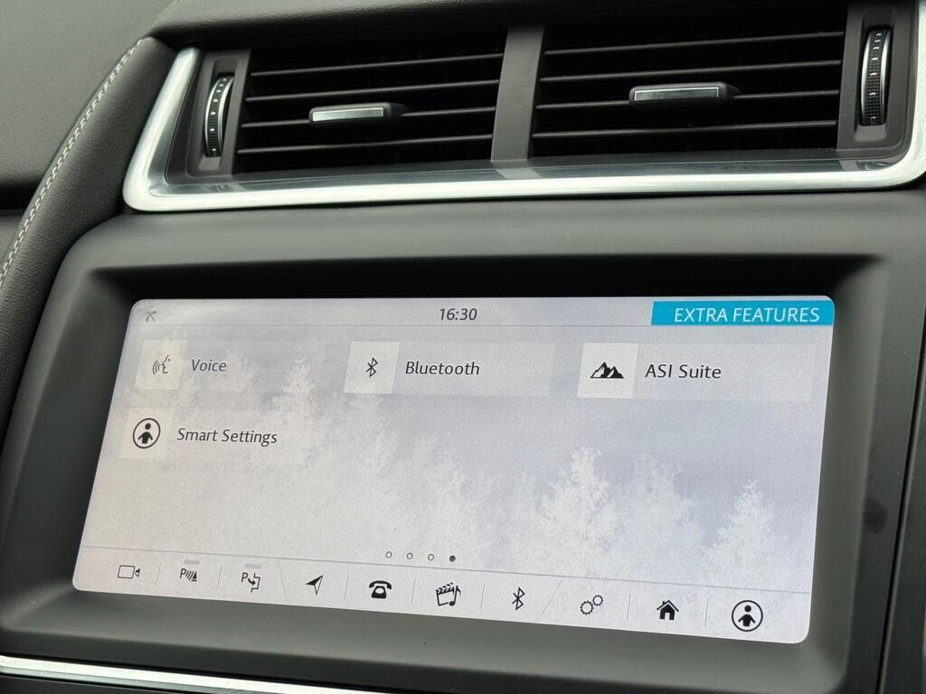 Jaguar E-Pace view 31