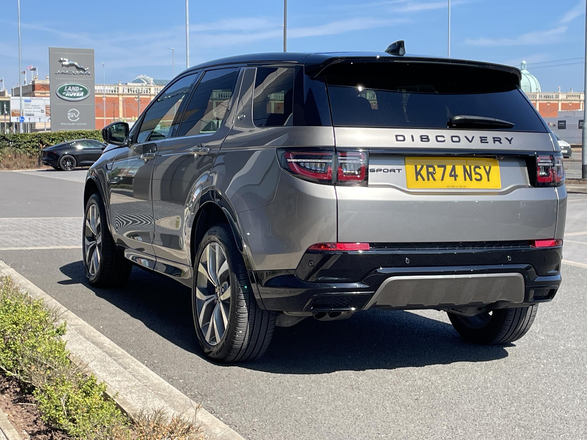Land Rover Discovery Sport view 59