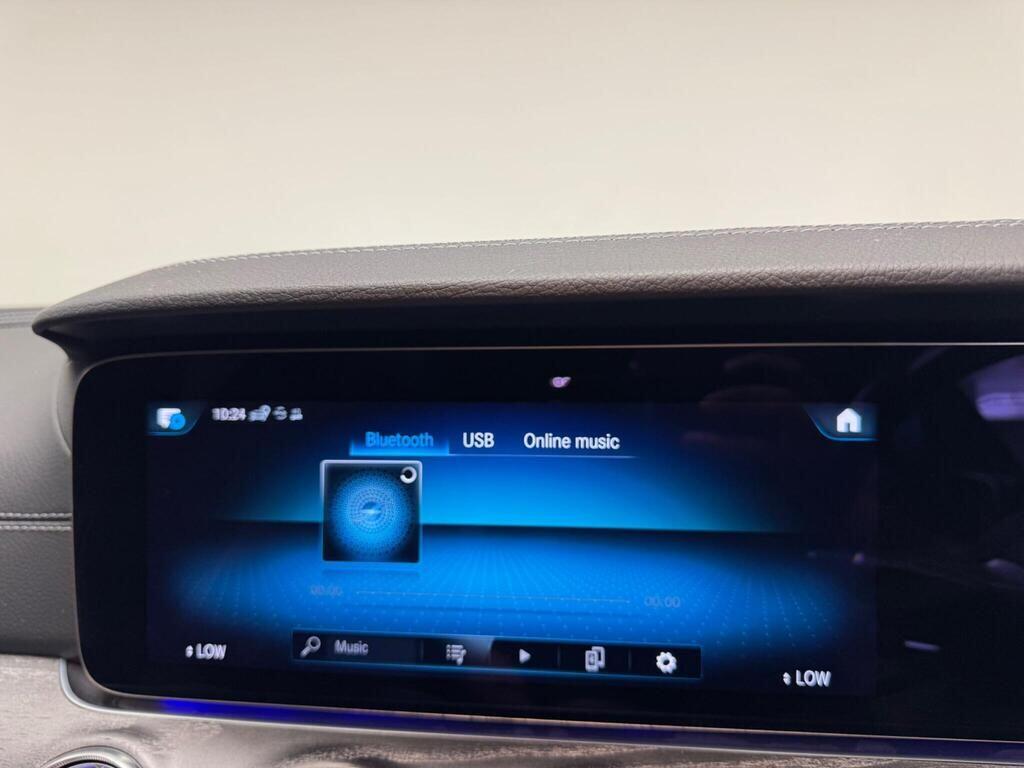 Mercedes-Benz E-Class view 17