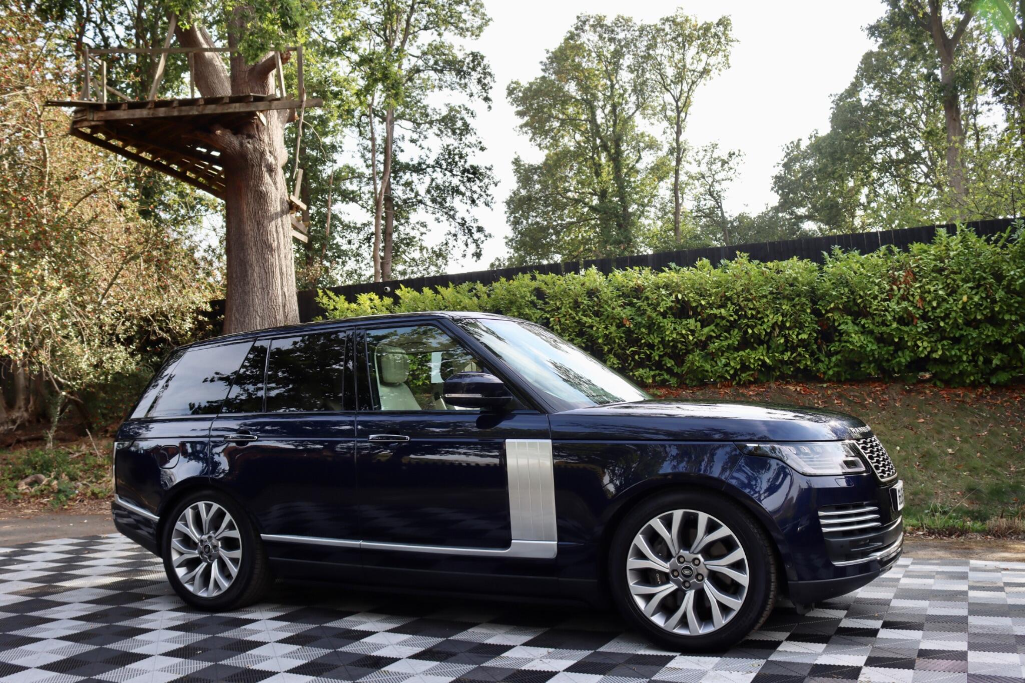 Land Rover Range Rover view 25